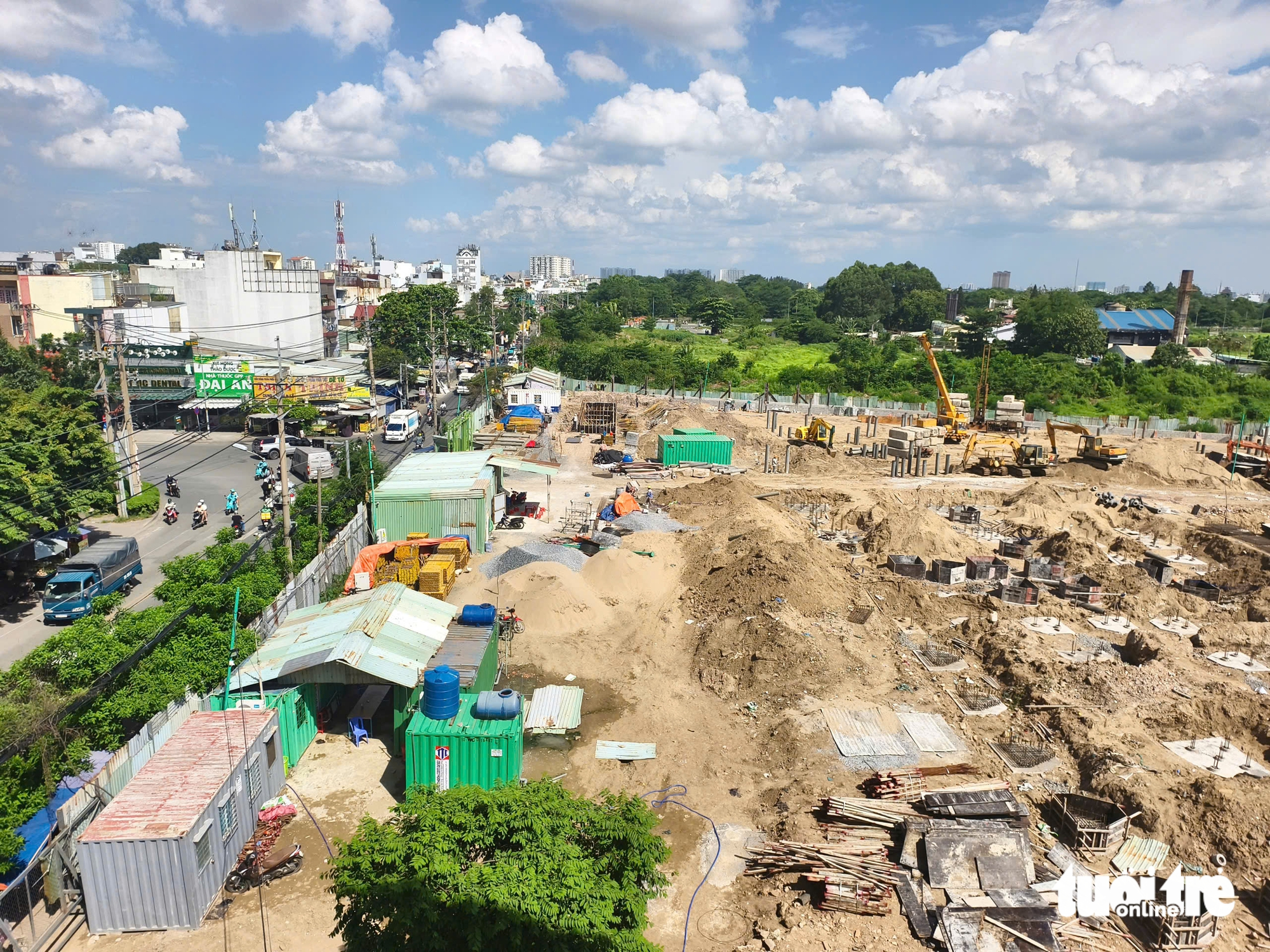 Ho Chi Minh City redevelops former cemetery site into public school, park - Ảnh 1.