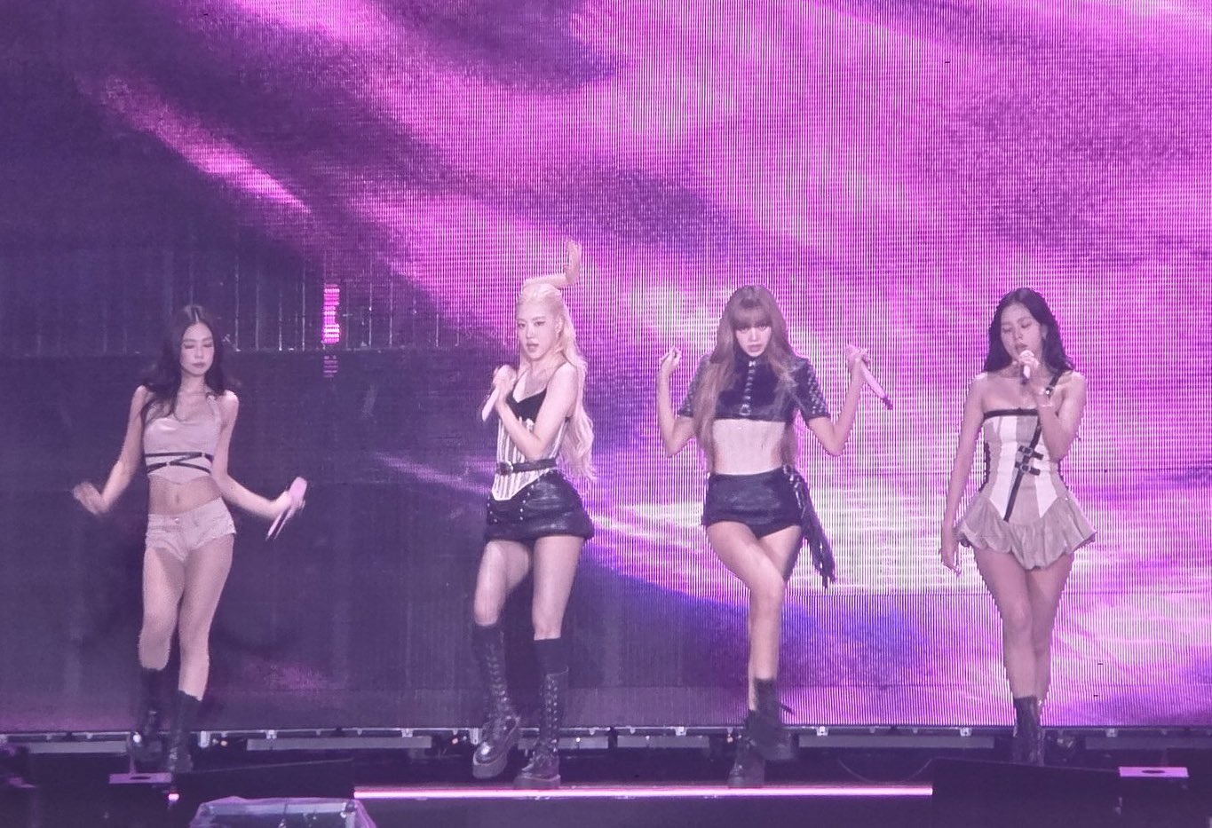 BlackPink chính thức tái hợp sau gần 3 năm, fan ví 'đội hình mạnh nhất lịch sử' - Ảnh 1. BlackPink - Ảnh 1.