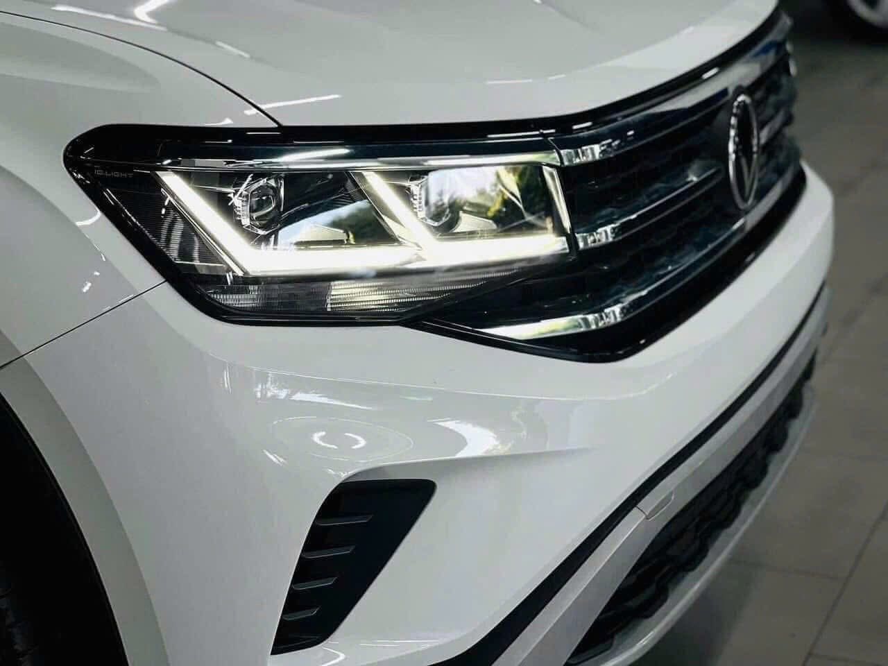 VW Teramont hạ giá kỷ lục còn 1,788 tỷ đồng: Là bản Limited nhiều 'option' xịn, tăng cạnh tranh trước Palisade, làm khó Explorer- Ảnh 9. Volkswagen Teramont - Ảnh 8.