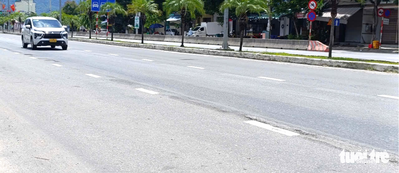Đường huyết mạch ở Đà Nẵng nham nhở, ‘sống trâu’, ‘rãnh cào’ chờ khắc phục - Ảnh 3.