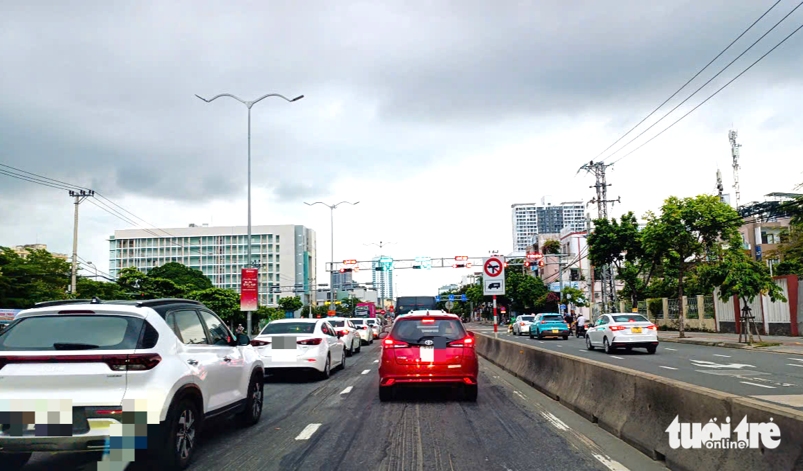 Đường huyết mạch ở Đà Nẵng nham nhở, ‘sống trâu’, ‘rãnh cào’ chờ khắc phục - Ảnh 4.