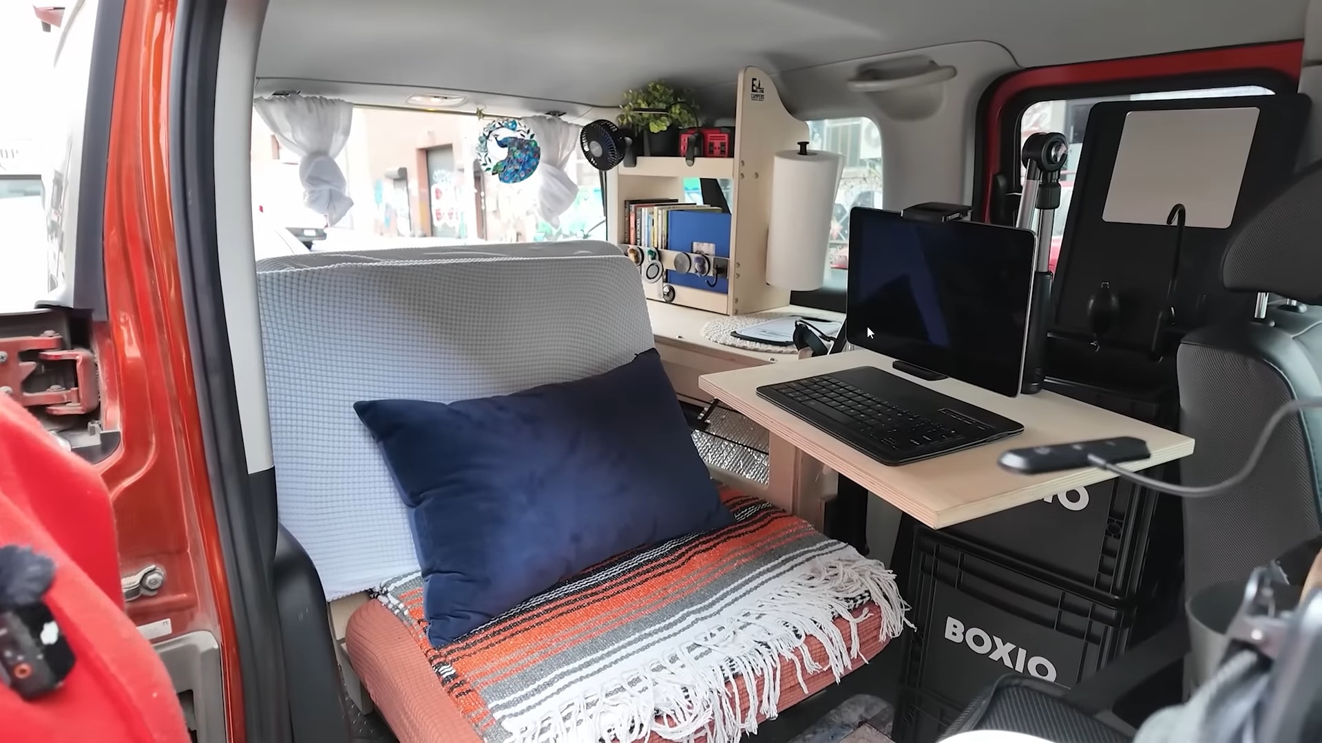 Nhà di động từ SUV Honda, nhỏ nhưng đủ đồ - Ảnh 12.