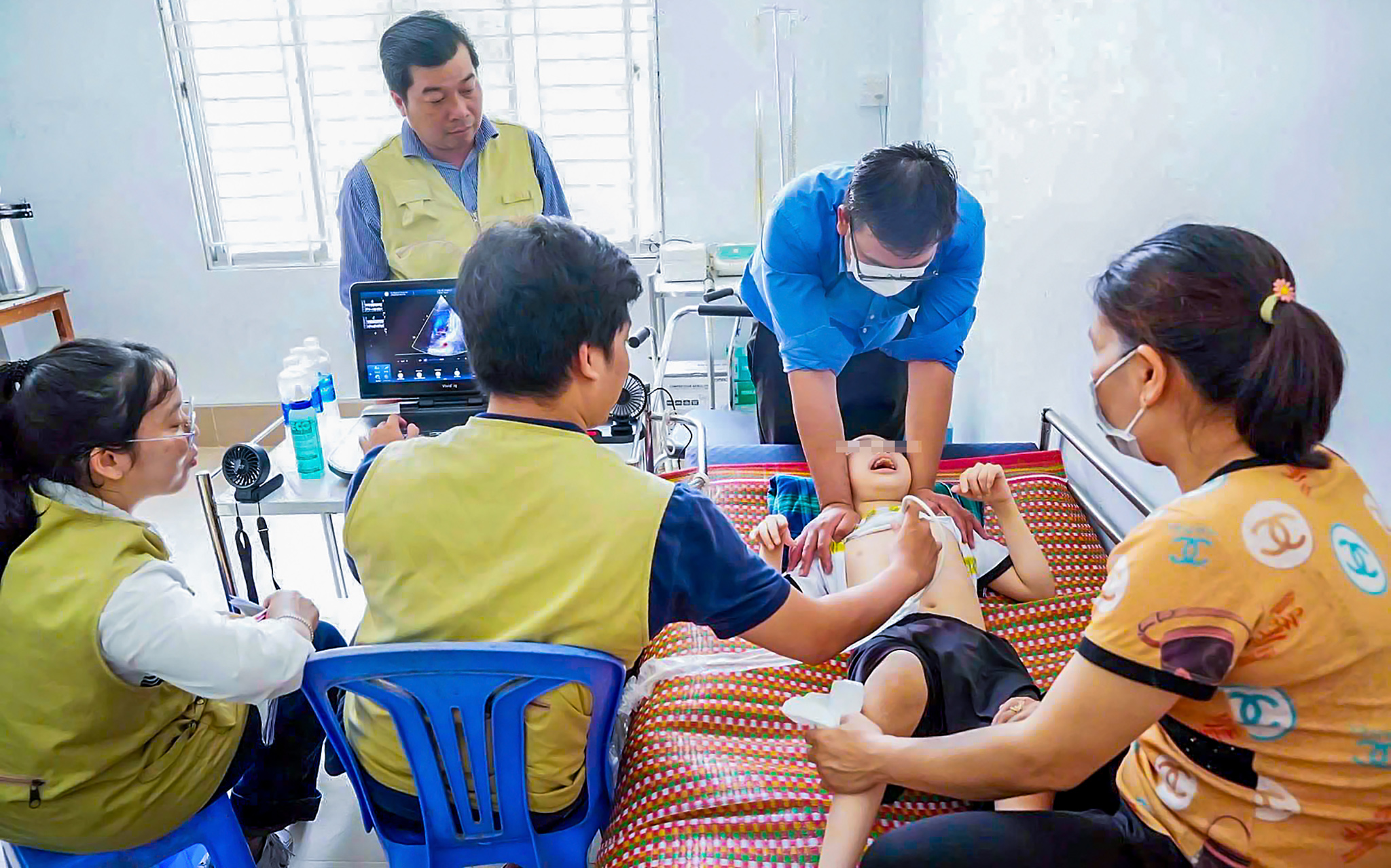 Người chia sẻ cùng nỗi đau trái tim - Ảnh 1. trái tim - Ảnh 1.