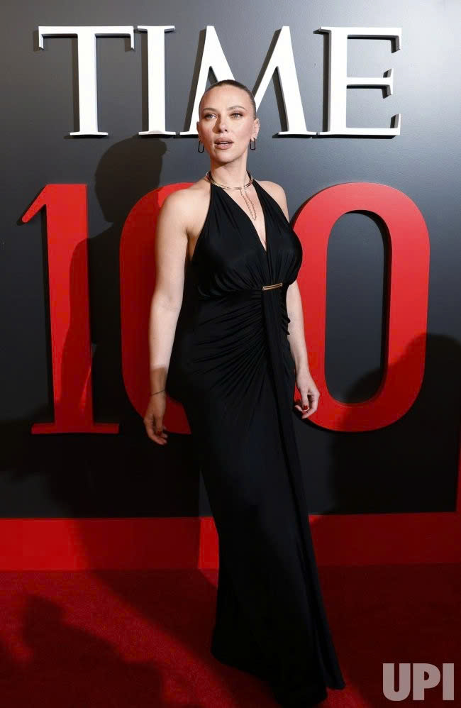 Scarlett Johansson: 'Mỹ nhân quyến rũ nhất thế giới' gây thương nhớ với gu thời trang táo bạo - Ảnh 9. Scarlett Johansson - Ảnh 8.