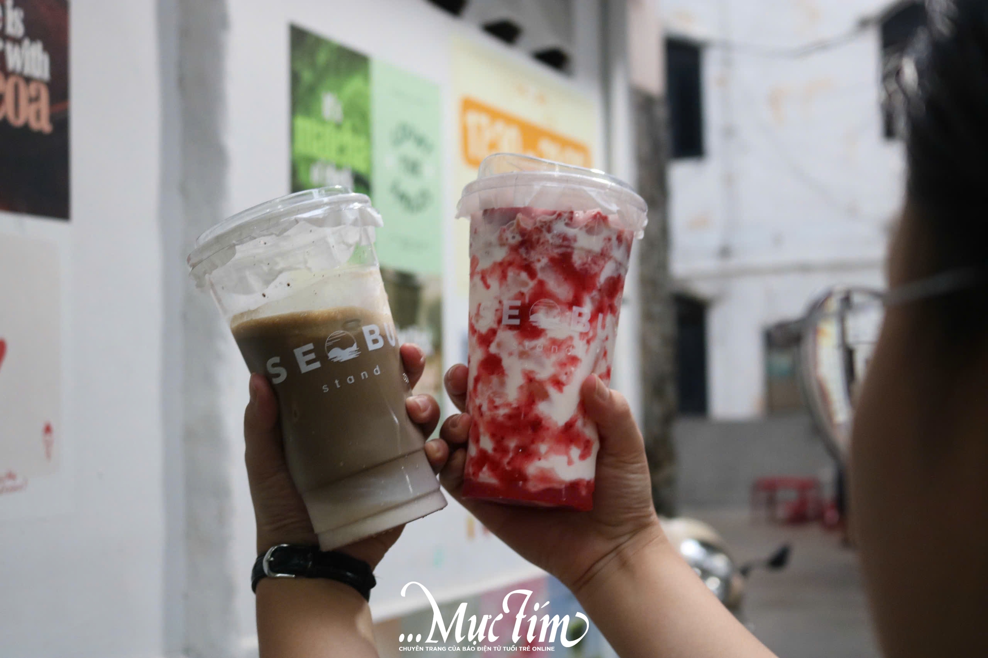 Quán nước “thả treo” độc lạ hút giới trẻ Sài thành  - Ảnh 5.