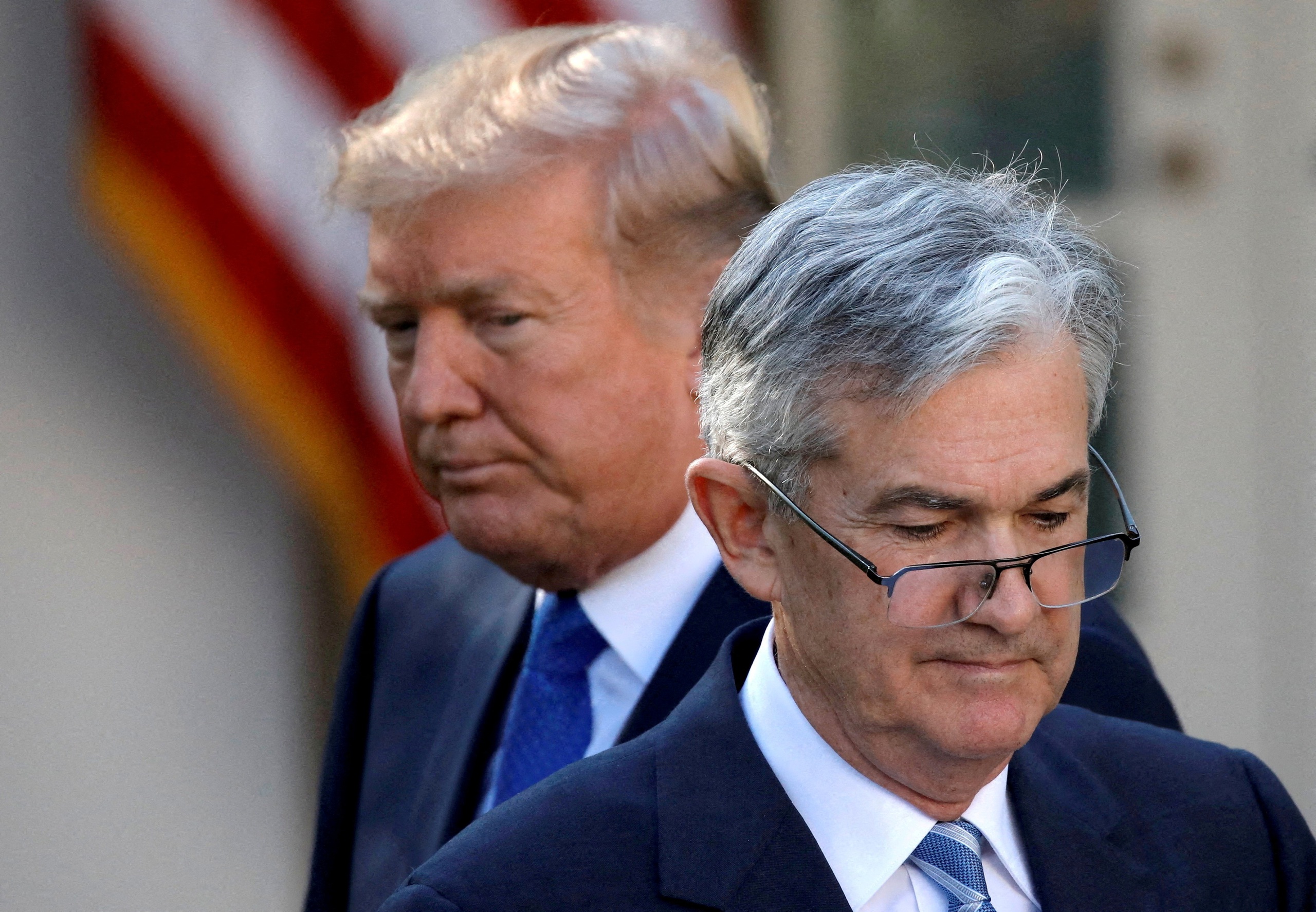 Ông Trump kêu gọi hội đồng thống đốc Fed can thiệp nếu ông Powell không hạ lãi suất - Ảnh 1. Fed - Ảnh 1.