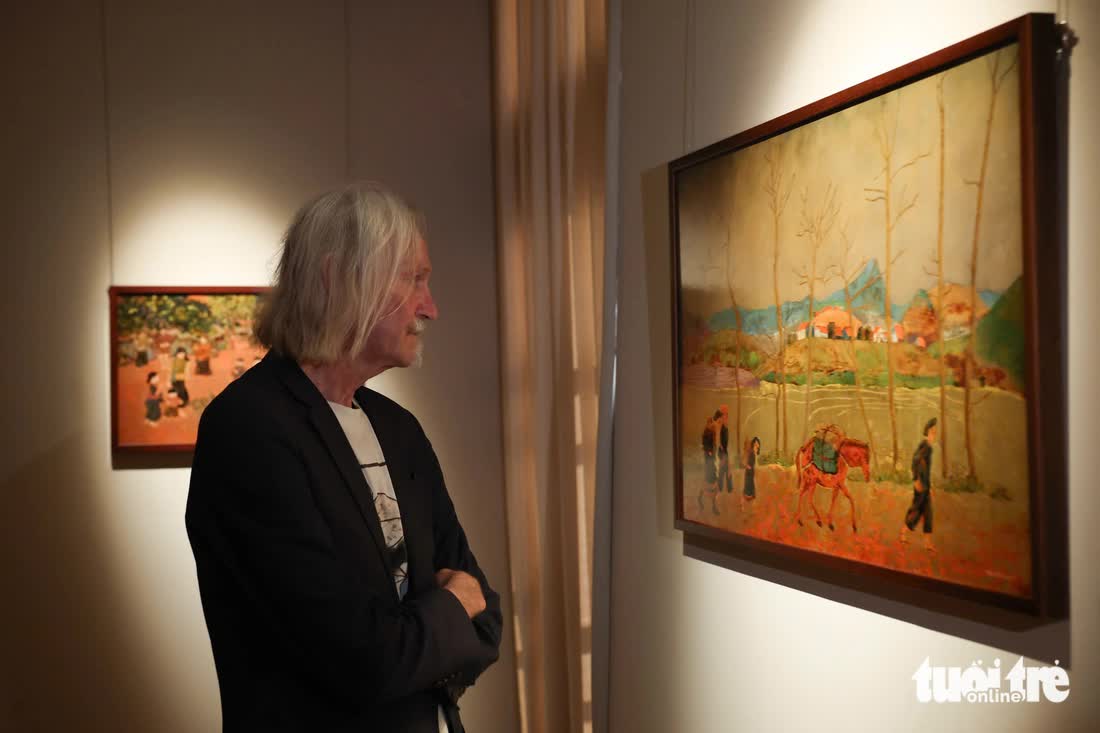 Vietnamese Party chief's spouse presents ‘ao dai,’ lacquer painting to Russian museum- Ảnh 10. Vietnamese Party chief's spouse presents ‘ao dai,’ lacquer painting to Russian museum- Ảnh 10.