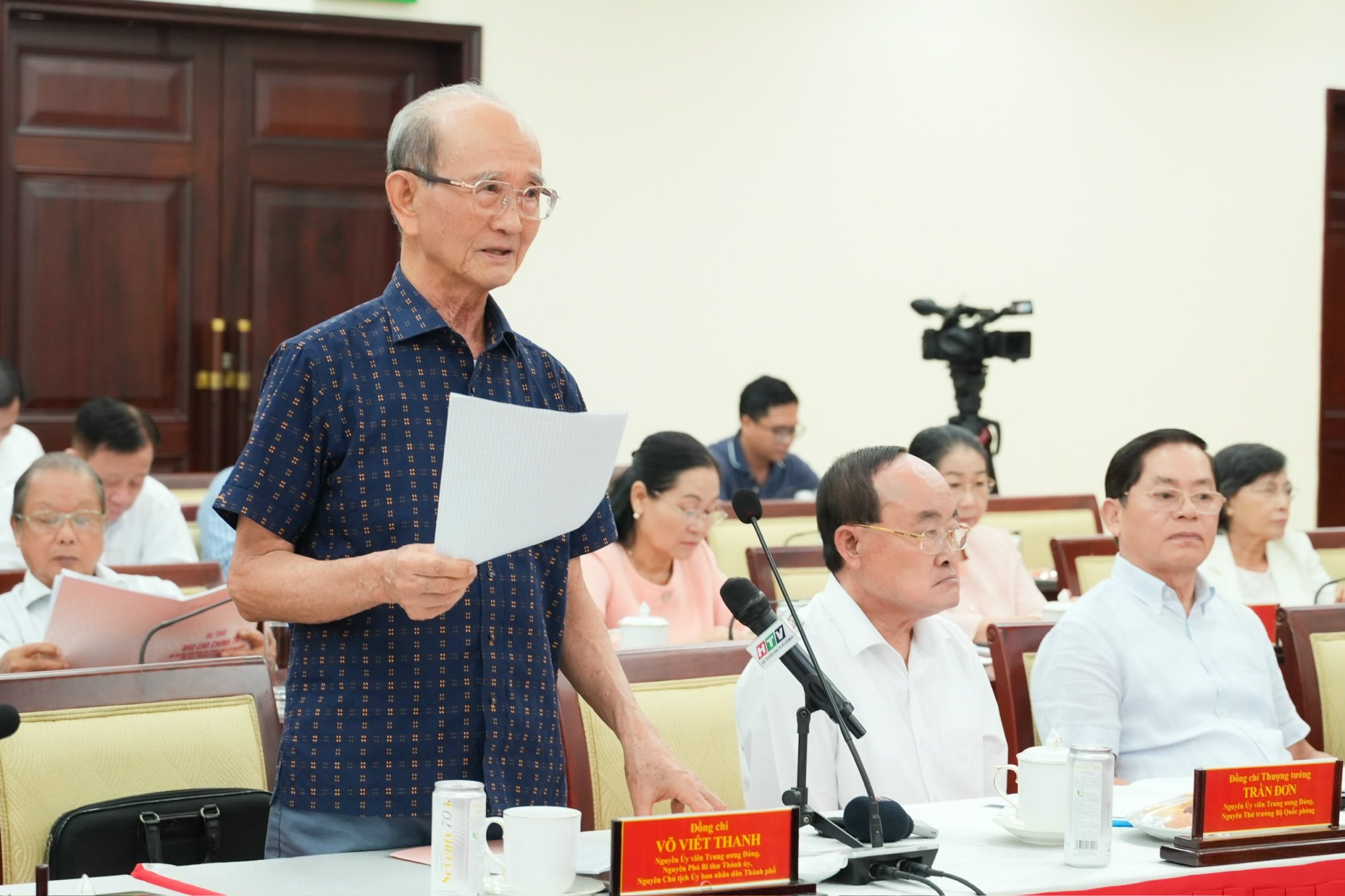 báo cáo chính trị - Ảnh 2.