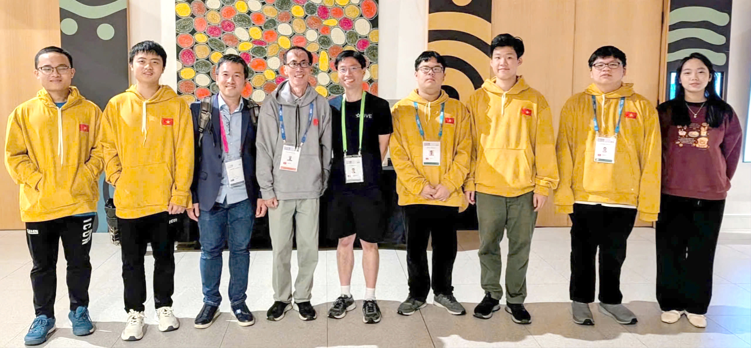 Nhà toán học Lê Bá Khánh Trình: Học trò đã nâng tôi lên - Ảnh 1. Nhà toán học Lê Bá Khánh Trình: 'Học trò đã nâng tôi lên' - Ảnh 1.