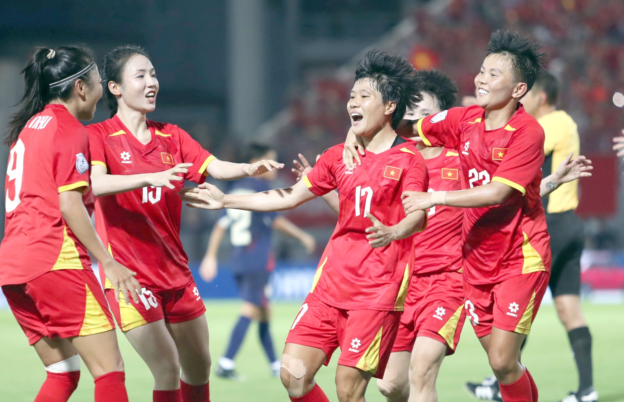 ស៊ីហ្គេម ៣៣៖ ងាយស្រួលសម្រាប់ U22 ពិបាកសម្រាប់ក្រុមនារីវៀតណាម - រូបថត ៣. sea games 33 - Ảnh 2.