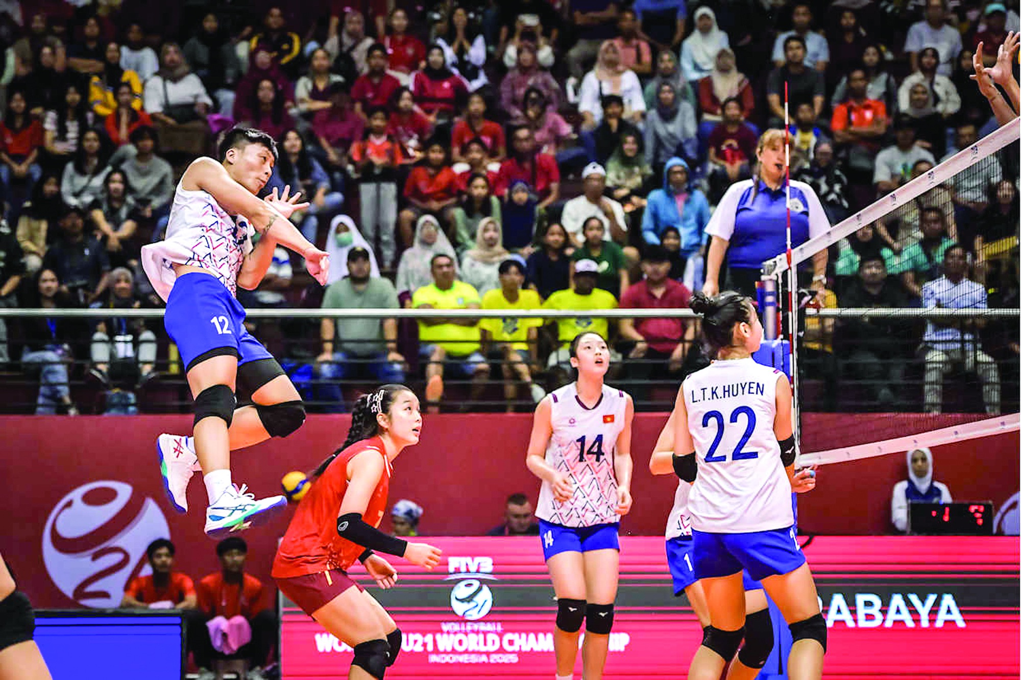 Không được cho đấu bóng chuyền, Đặng Thị Hồng bán hàng Online để mưu sinh - Ảnh 3. Không được cho đấu bóng chuyền, Đặng Thị Hồng bán hàng Online để mưu sinh - Ảnh 2.