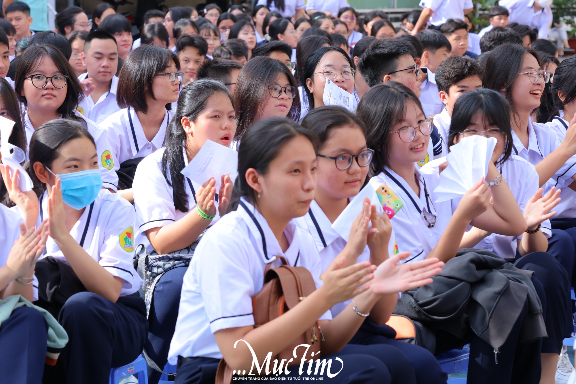 Học sinh lớp 10 Trường THPT Lý Thường Kiệt thích thú trước màn chào sân của các câu lạc bộ trường - Ảnh 11.