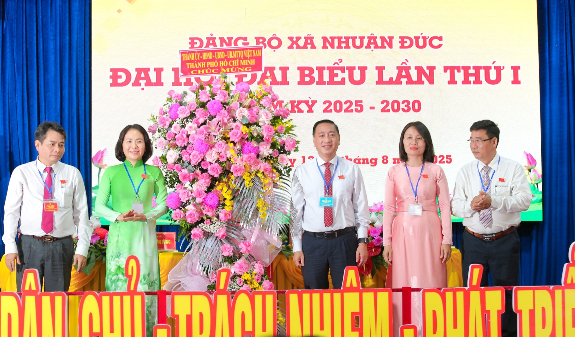 Nhuận Đức - Ảnh 1.