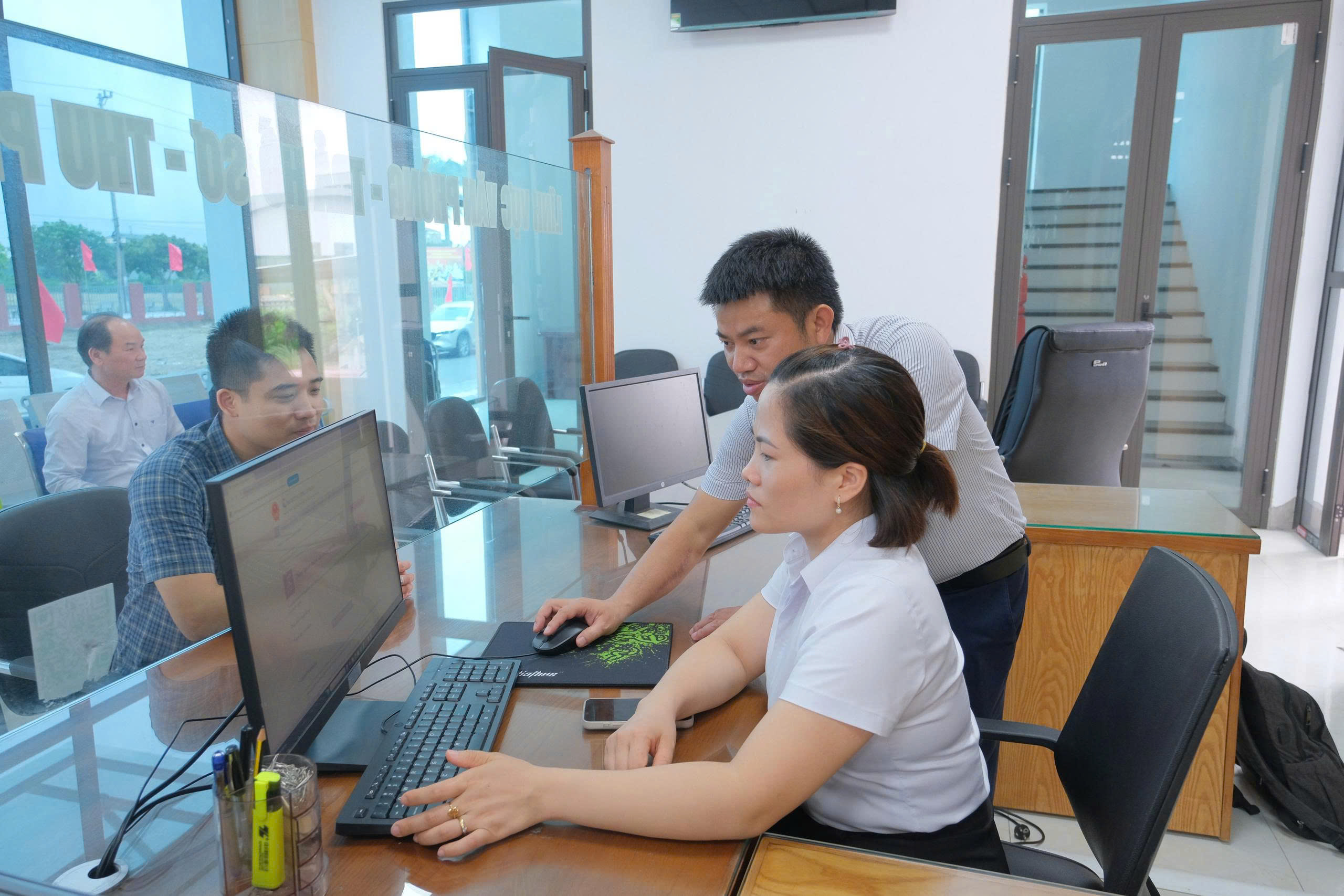Tin tức sáng 26-7: TP.HCM tăng kiểm soát bán hàng đa cấp; Đổi mới quản lý chất lượng giáo dục - Ảnh 2.