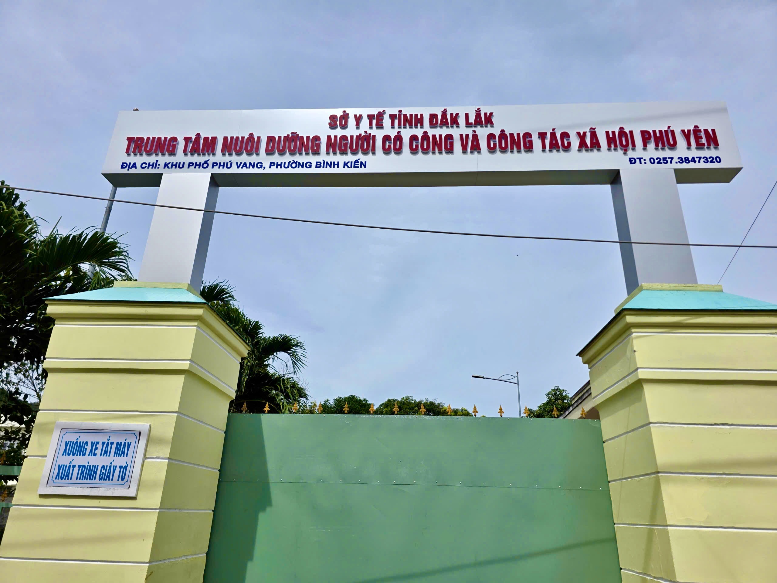 nữ nhân viên - Ảnh 1.