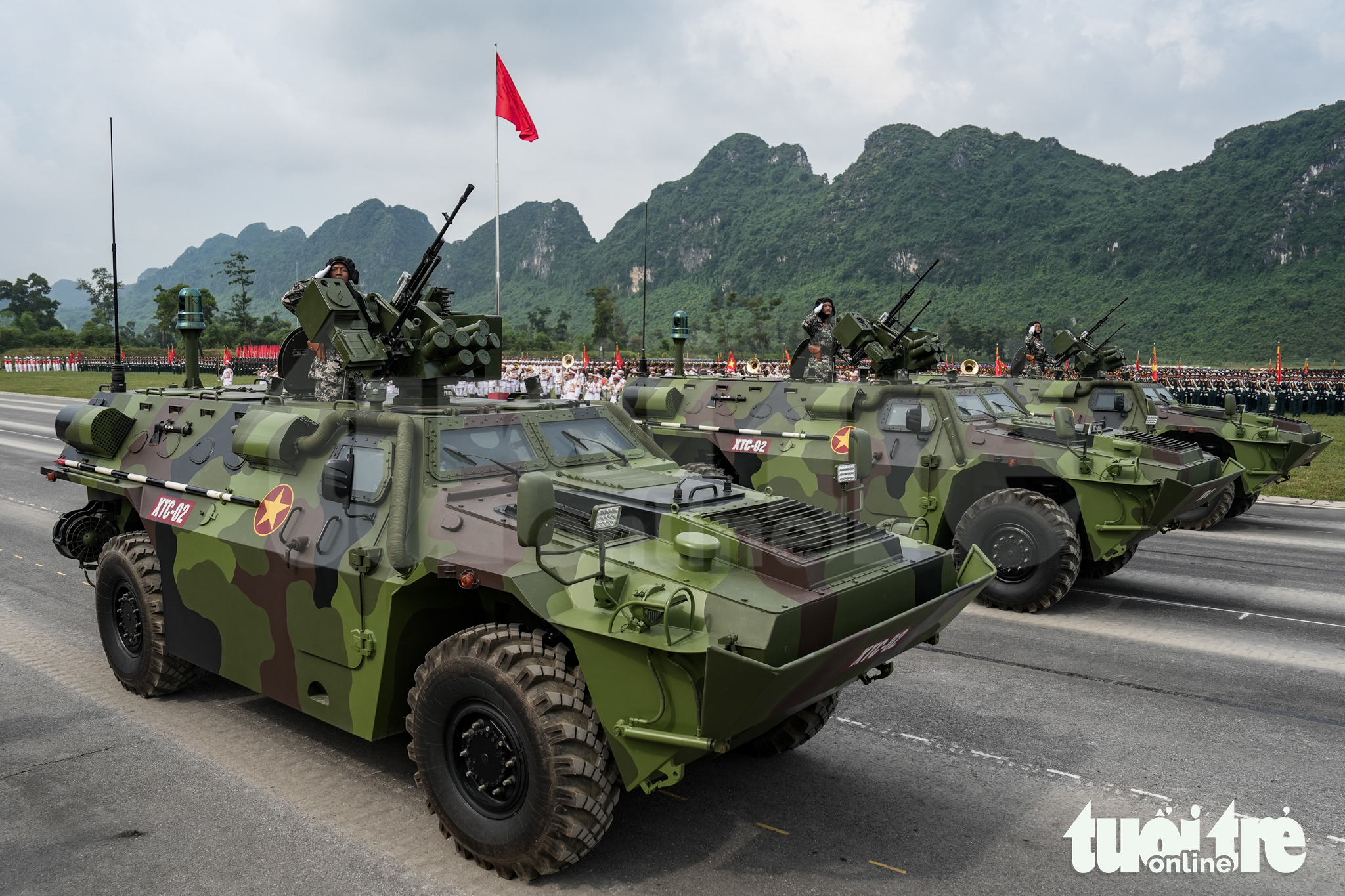 Chi tiết 'nhỏ mà có võ' giúp khí tài hạng nặng trong diễu binh A80 lướt êm trên đường nhựa - Ảnh 6.