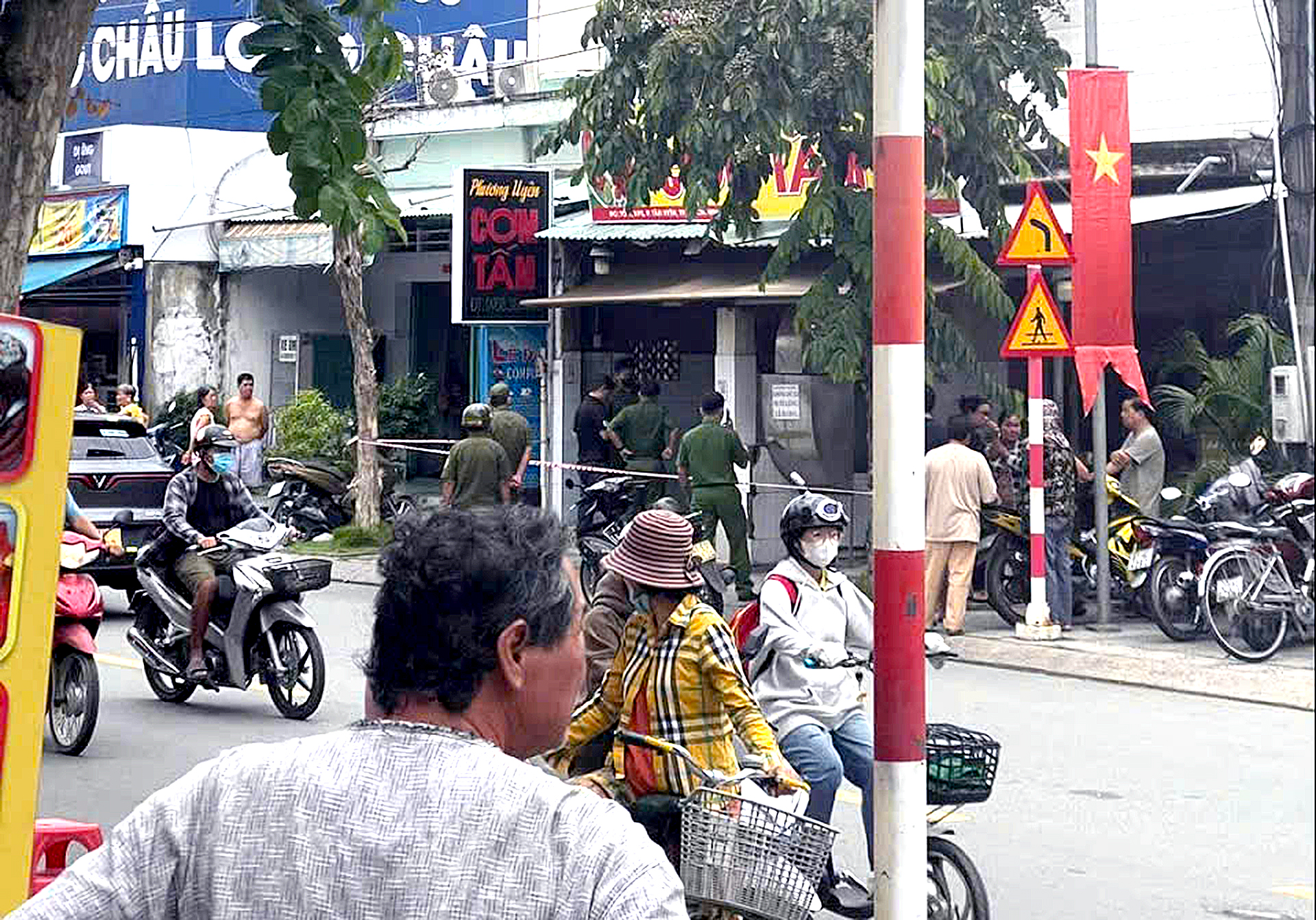 bóp cổ - Ảnh 1.