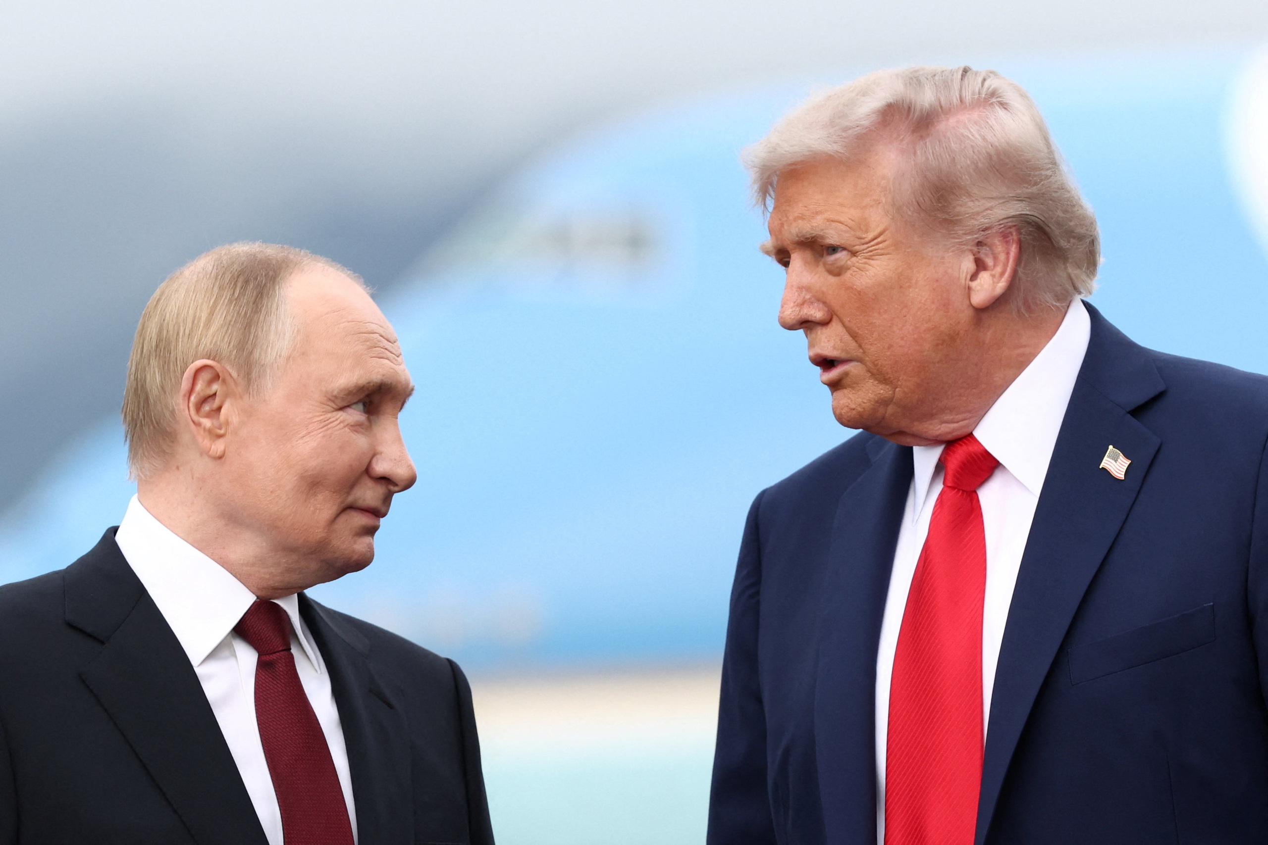 Những chi tiết đáng chú ý lúc ông Trump đón tiếp ông Putin - Ảnh 3.