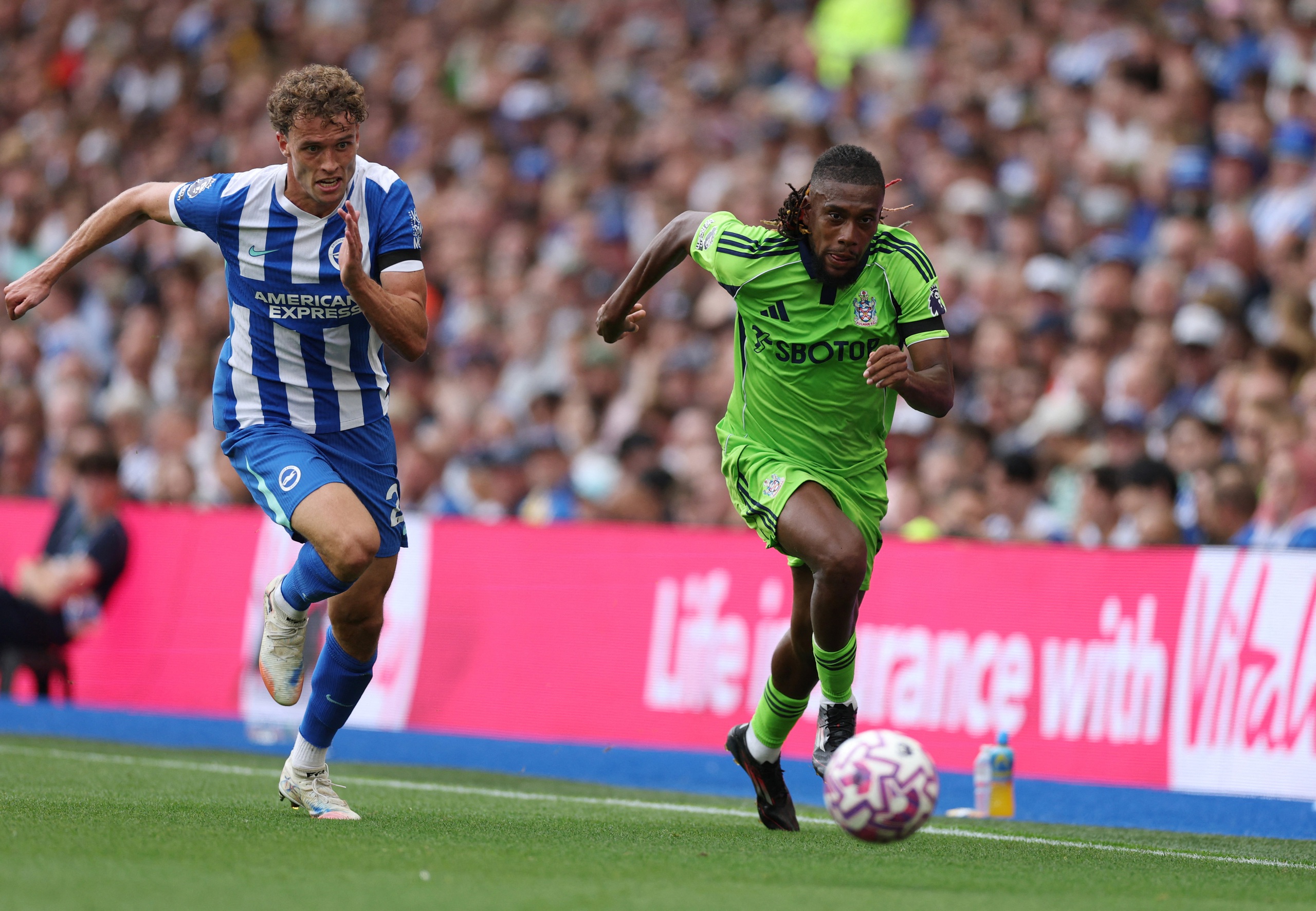 Tin buồn ở ngày khai màn Premier League - Ảnh 1.