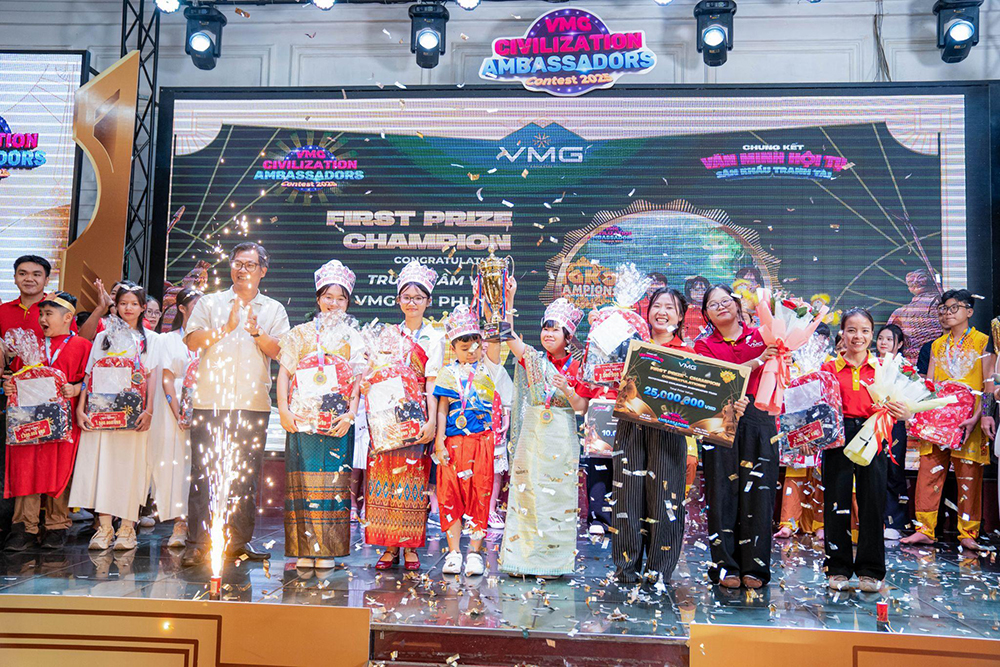 Chung kết hùng biện tiếng Anh ‘Đại sứ văn minh’ - Ảnh 3.