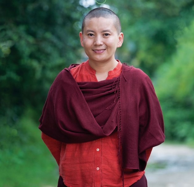 Biểu tượng thiền ca huyền thoại Ani Choying Drolma đến Việt Nam - Ảnh 2.