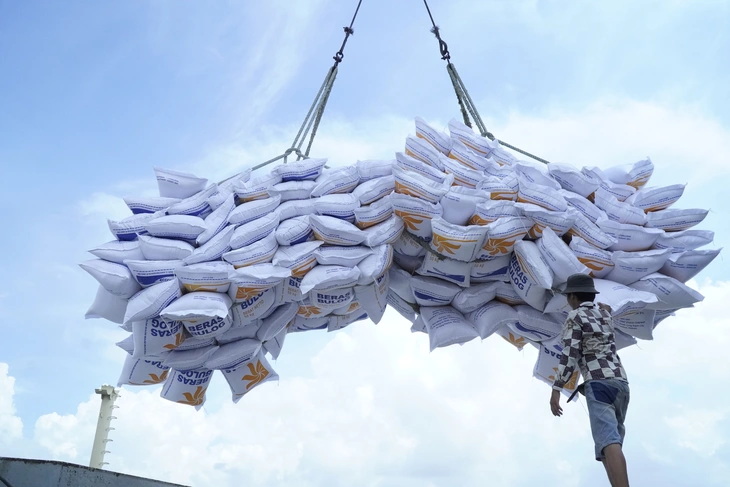 Tin tức sáng 5-8: Lãi suất qua đêm bất ngờ vọt lên 6,3% - Ảnh 3.
