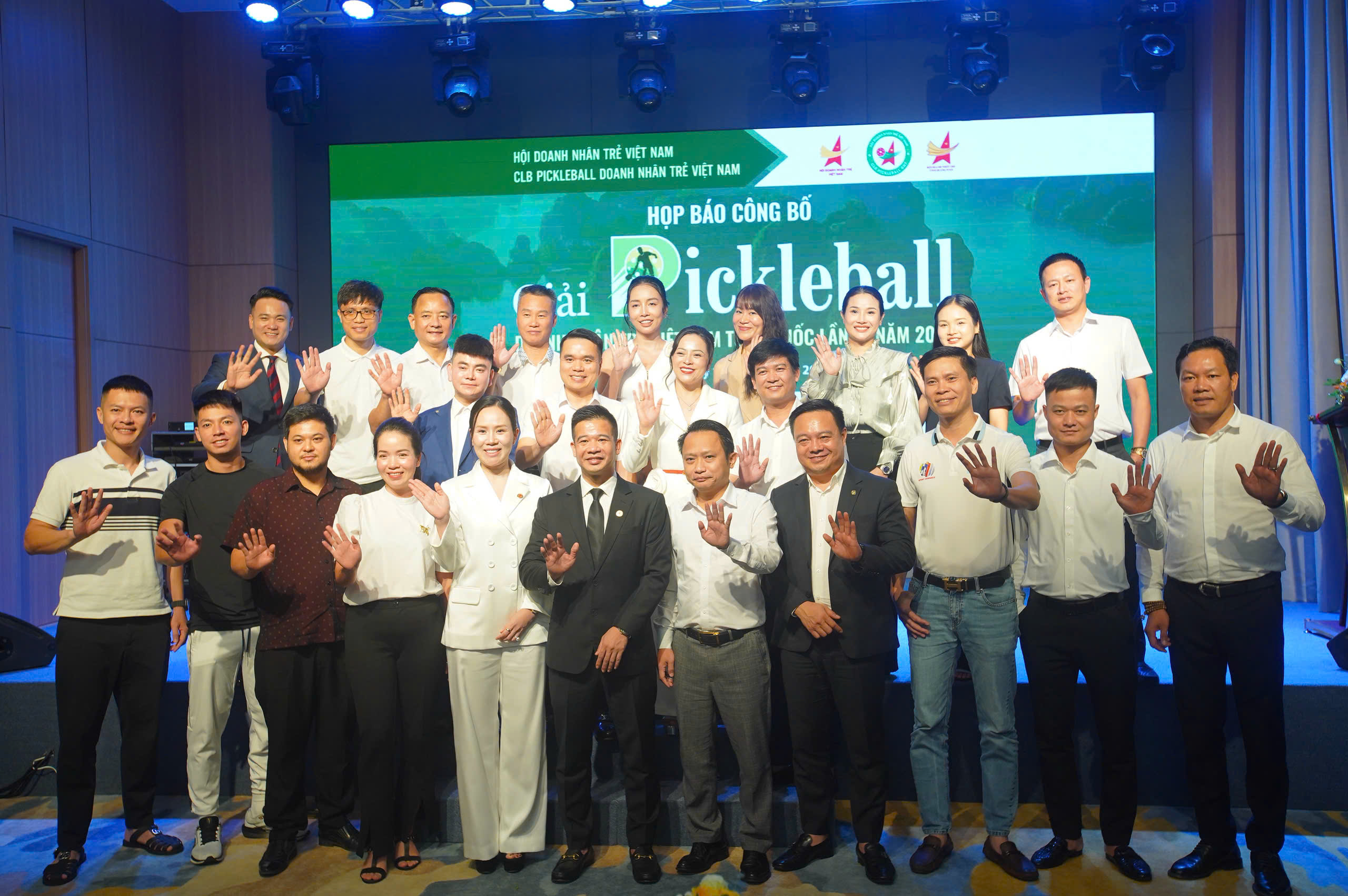 Nghệ sĩ Quang Thắng, diễn viên B Trần dự Giải pickleball Doanh nhân trẻ toàn quốc 2025 - Ảnh 3.