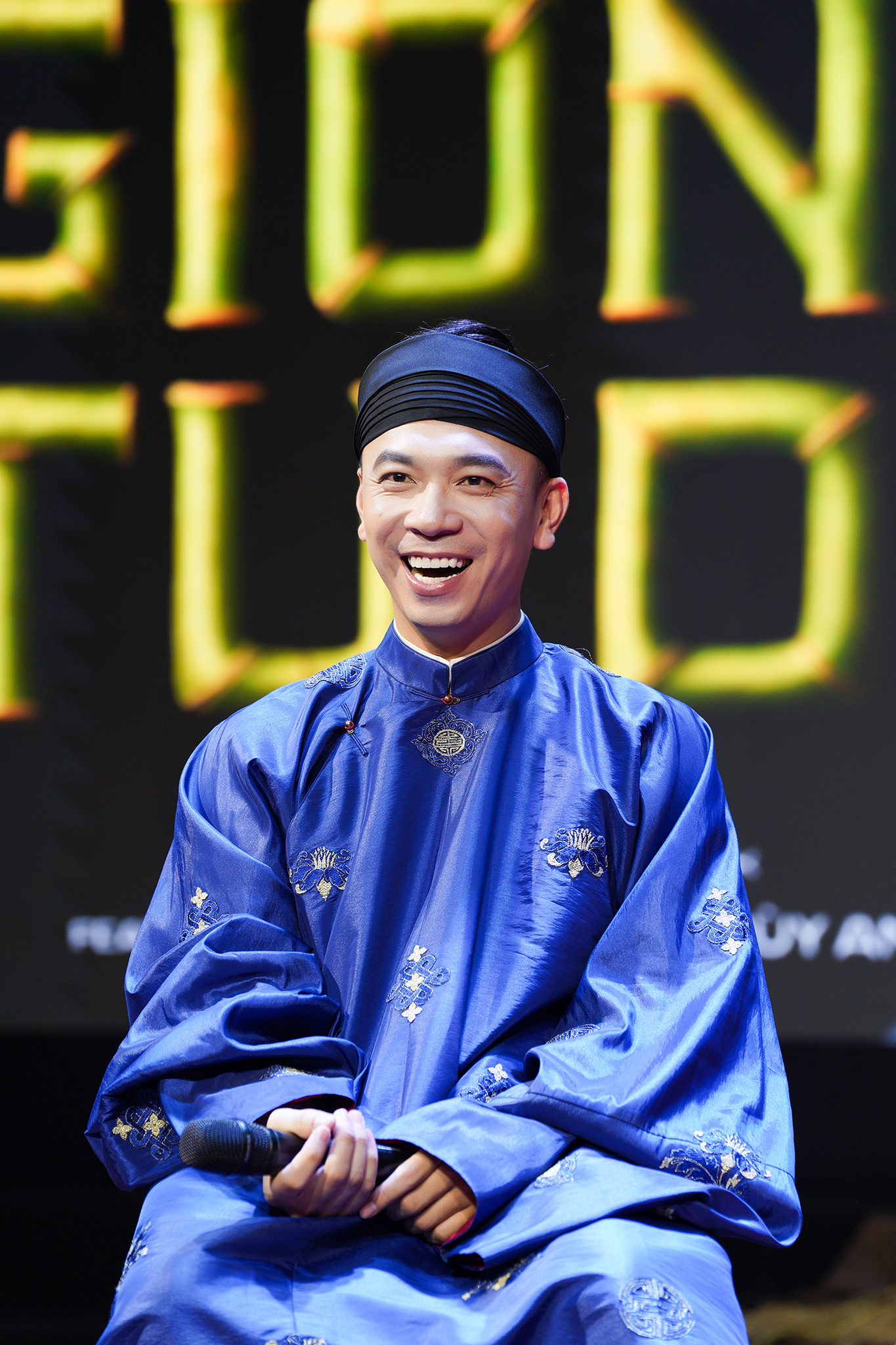 Le Viet Anh säljer öl för att stödja musikprojekt om nationella hjältar - Foto 1. Lê Việt Anh - Ảnh 1.