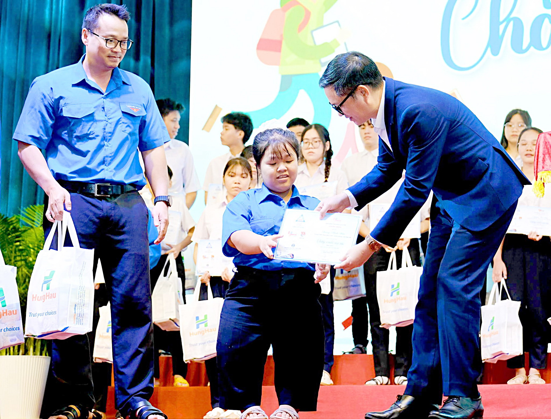 Tiếp sức đến trường - Ảnh 1.