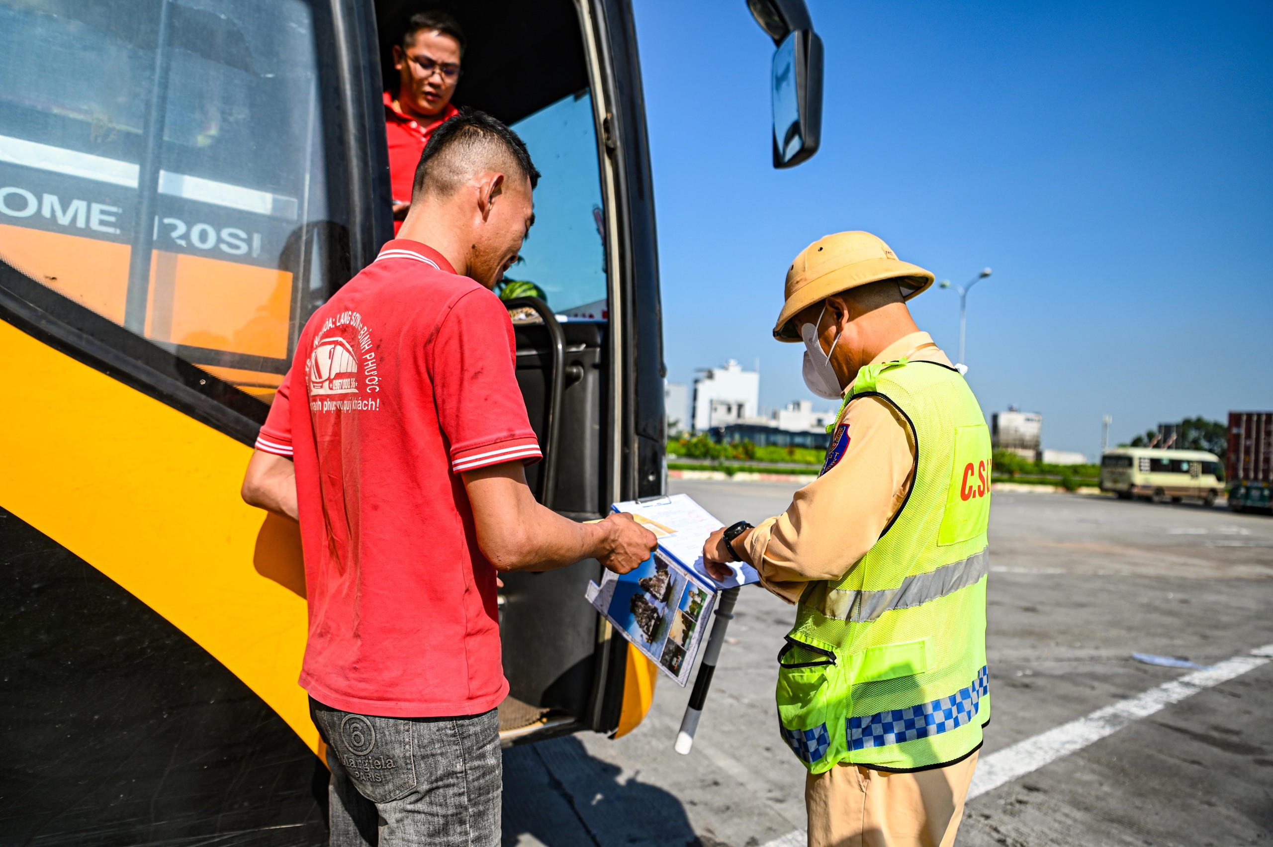 xe khách - Ảnh 1.