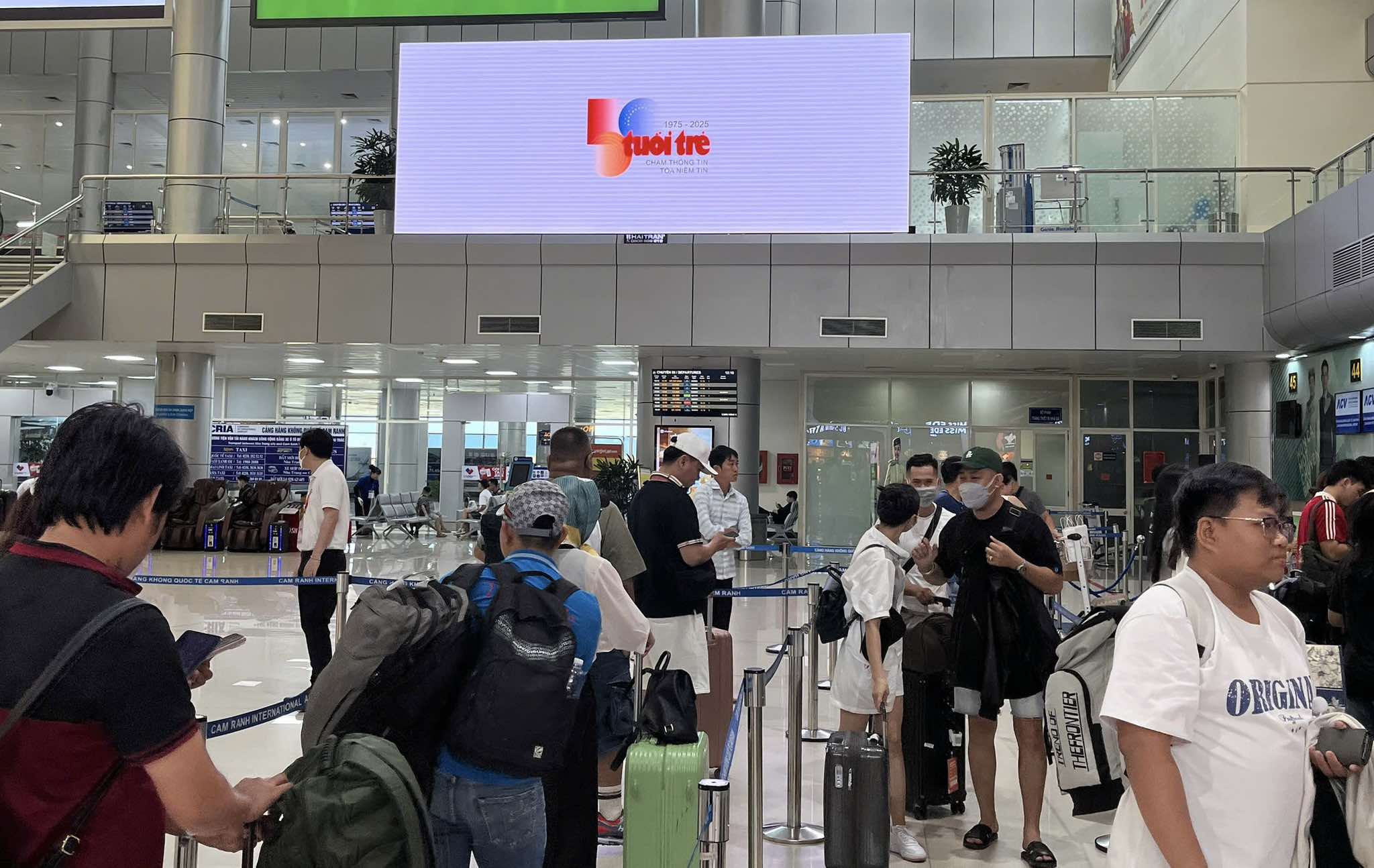 O logotipo comemorativo do 50º aniversário do jornal Tuoi Tre apareceu na linha 1 do metrô - Foto 2. báo Tuổi Trẻ - Ảnh 7.