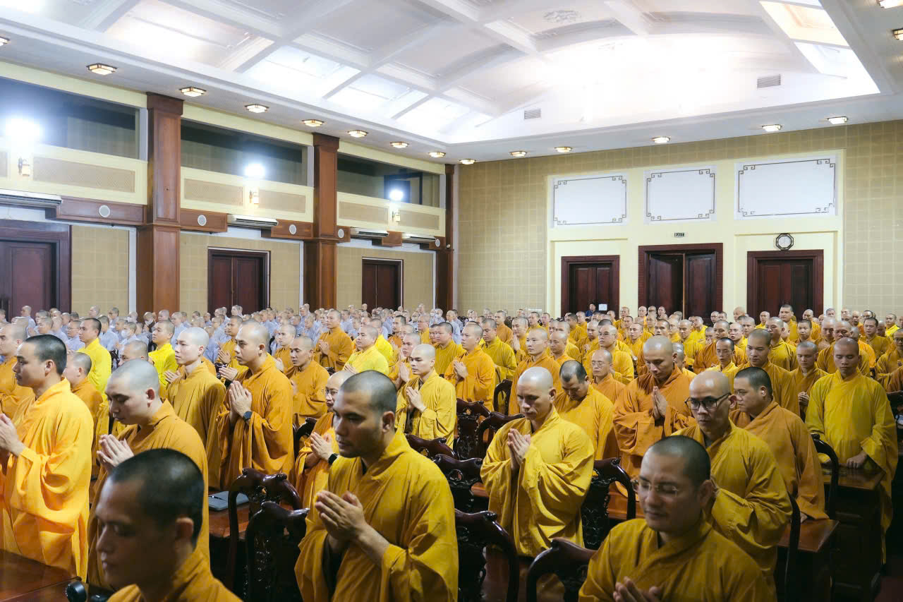 Är det slöseri för munkar att bygga stora tempel och stora statyer? - Foto 5. Hòa thượng Thích Thanh Quyết  - Ảnh 2.