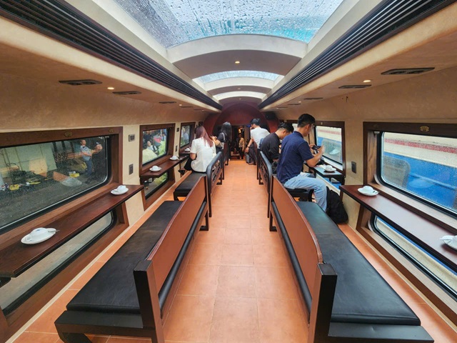 Hanoi-inspired tourism train launched to celebrate National Day - Ảnh 2.