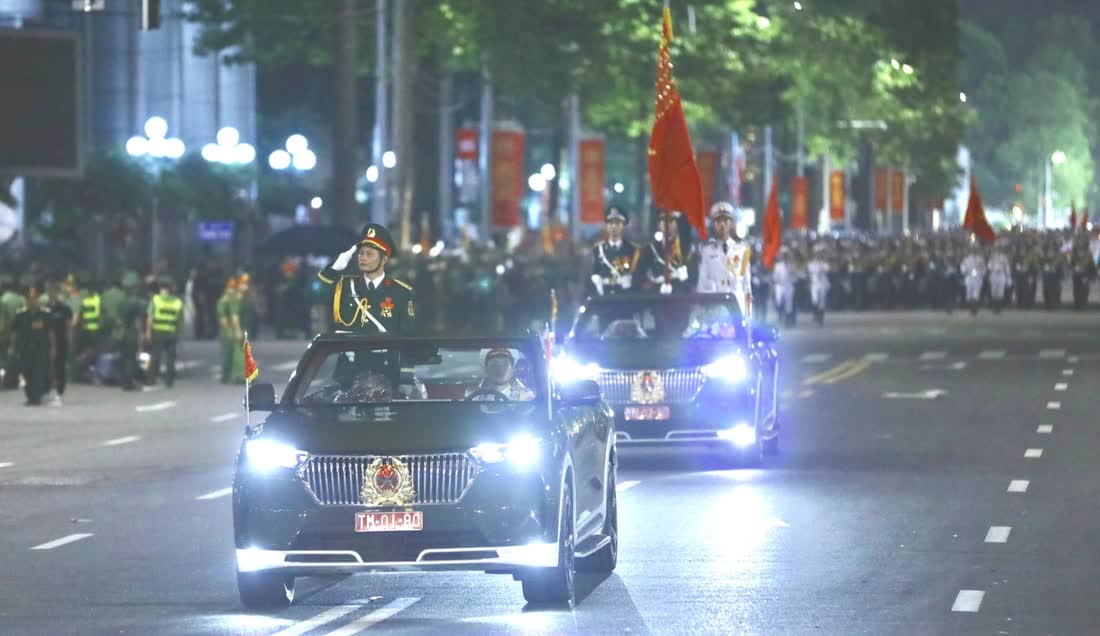 Tens of thousands join parade rehearsal at Hanoi's Ba Dinh Square - Ảnh 19.