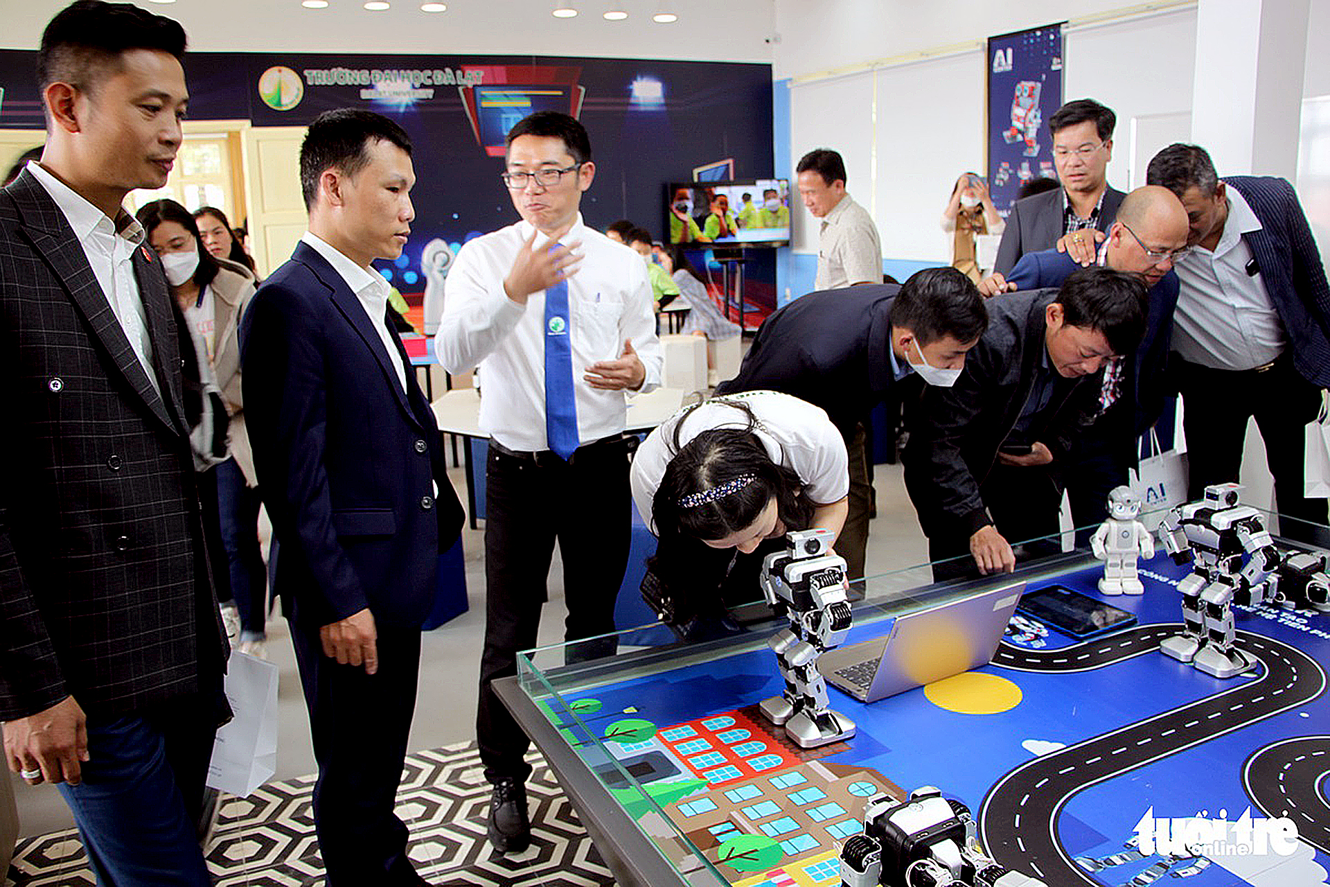 Trường đại học Đà Lạt công bố điểm chuẩn, ngành sư phạm 'nóng' - Ảnh 1.