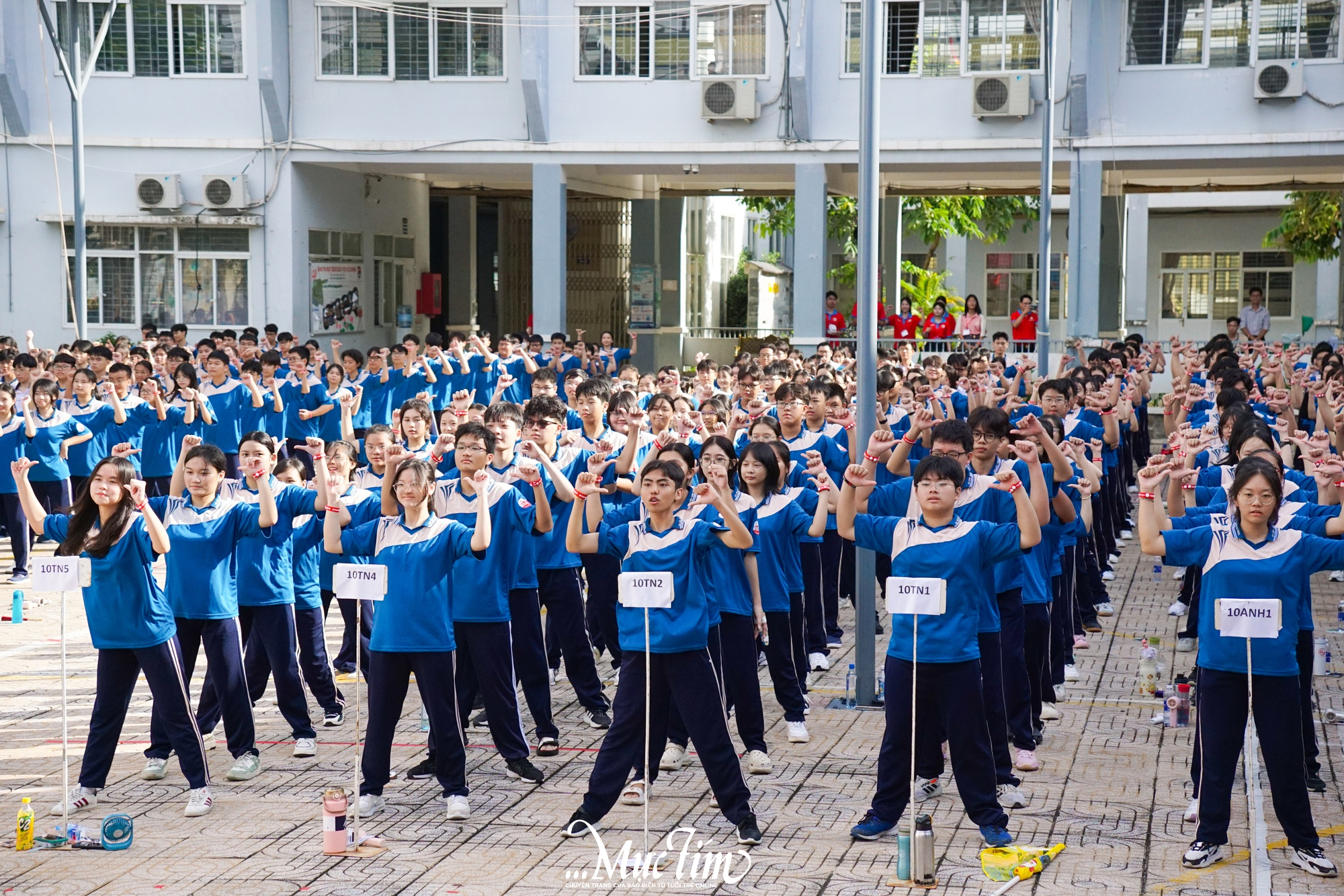 Teen lớp 10 Trường THPT Gia Định tạo 'phép màu' trong ngày hội trại đáng nhớ- Ảnh 6.