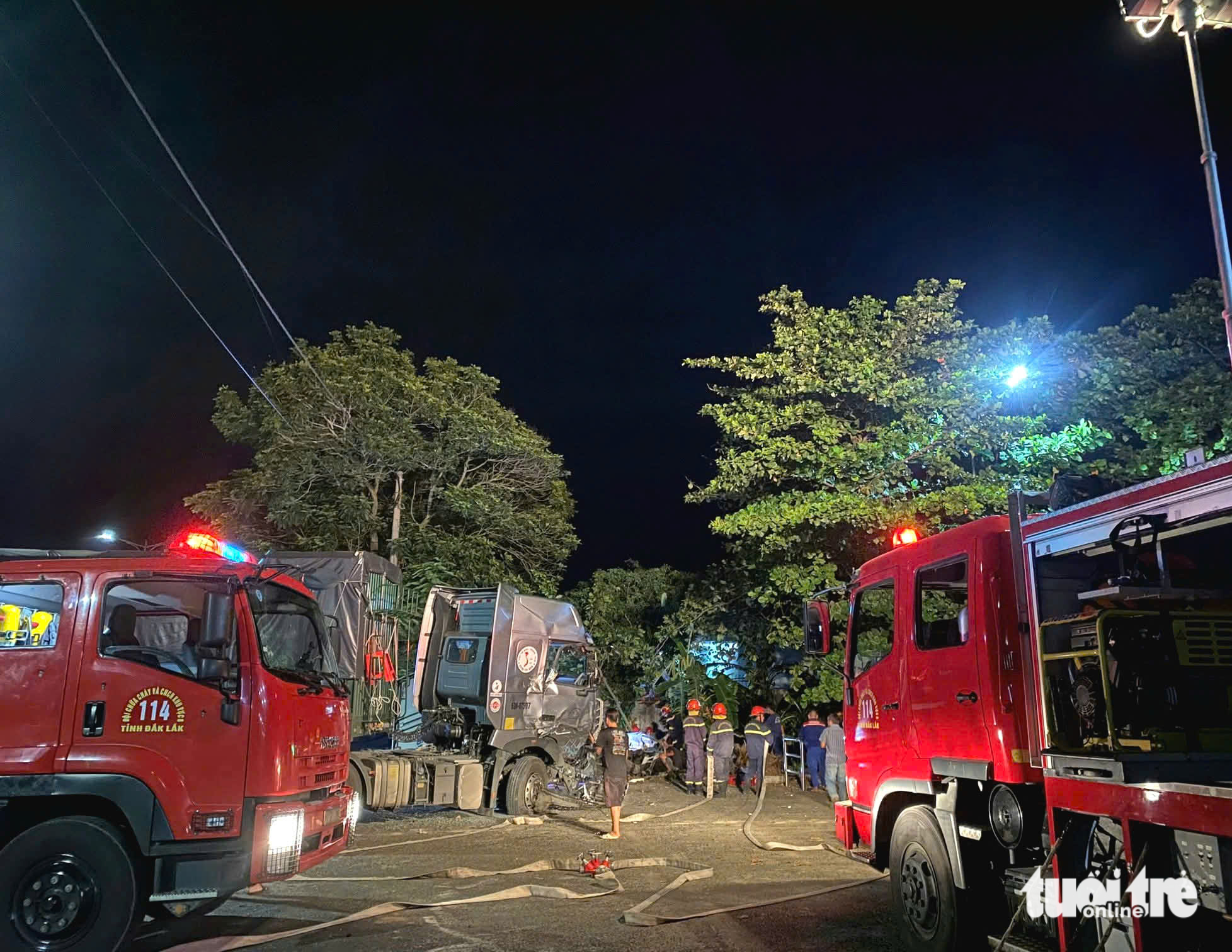 tài xế mắc kẹt - Ảnh 1.