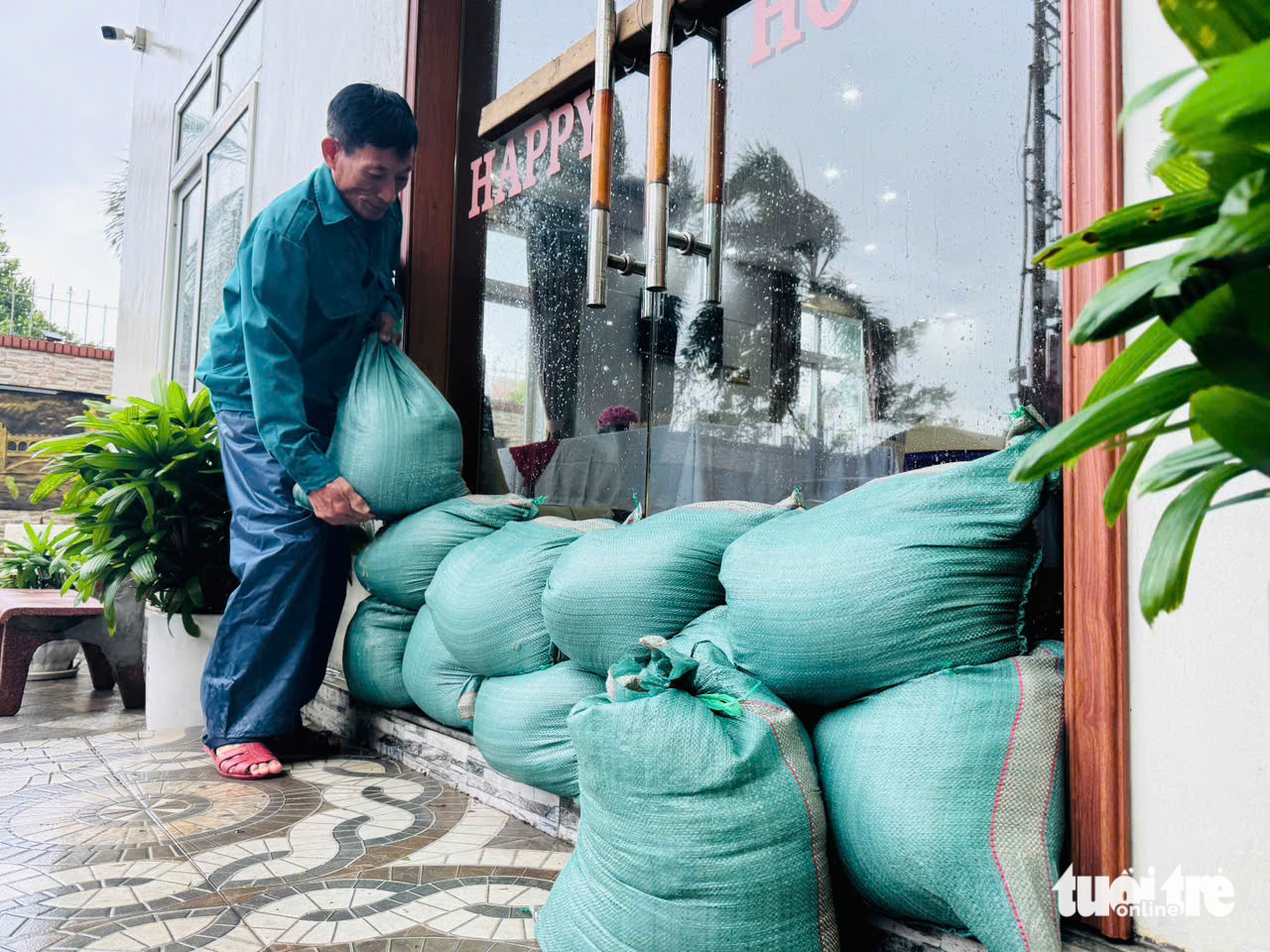 Storm Kajiki nears central Vietnam, nearly 30,000 residents evacuated- Ảnh 11. Storm Kajiki nears central Vietnam, nearly 30,000 residents evacuated- Ảnh 11.