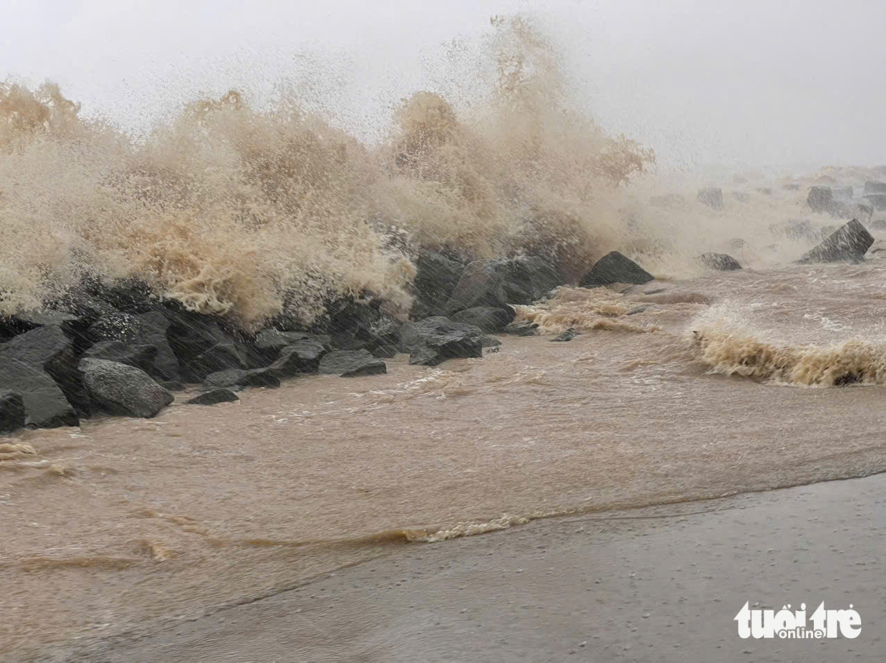 Storm Kajiki nears central Vietnam, nearly 30,000 residents evacuated- Ảnh 4. Storm Kajiki nears central Vietnam, nearly 30,000 residents evacuated- Ảnh 4.