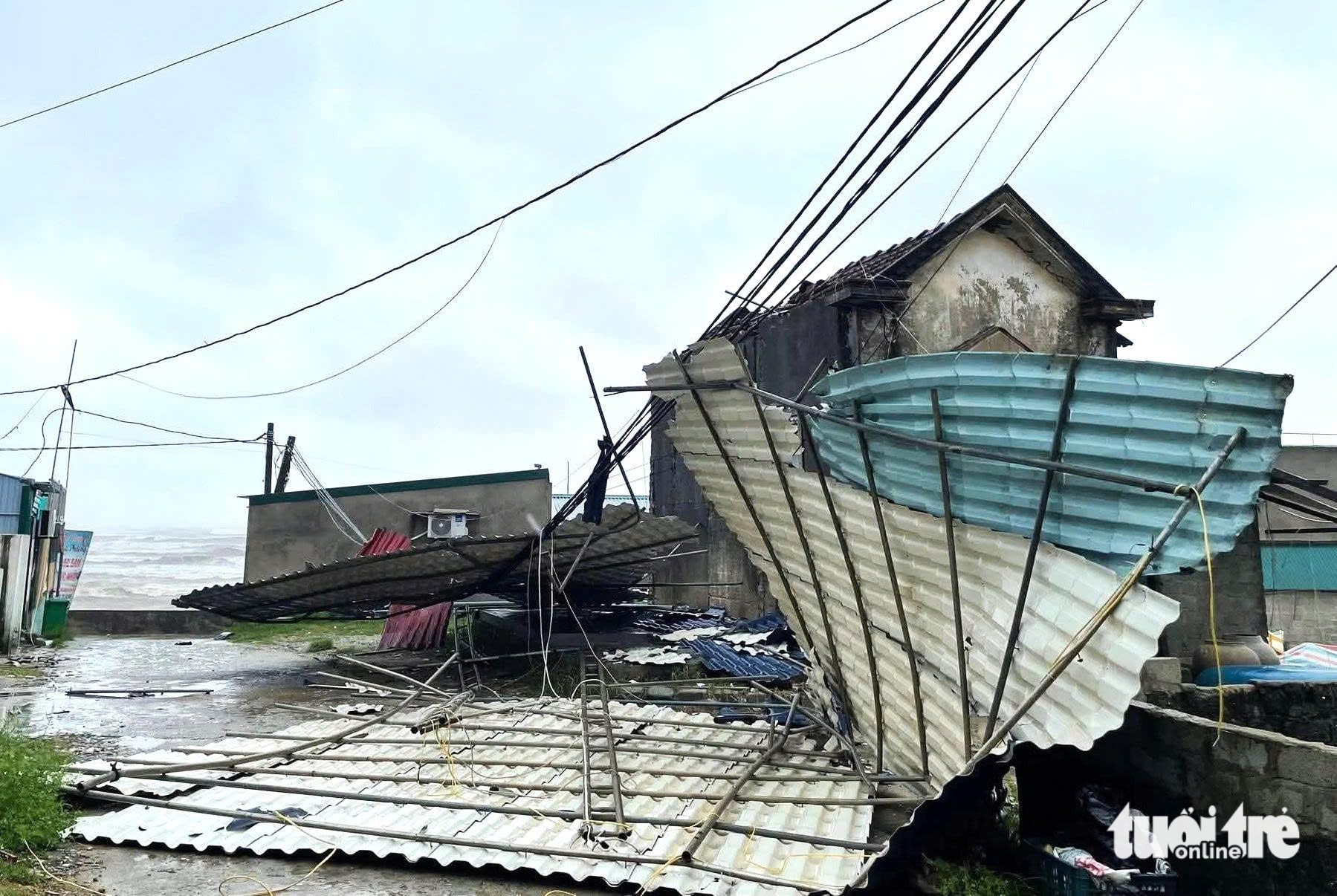 Storm Kajiki nears central Vietnam, nearly 30,000 residents evacuated- Ảnh 8. Storm Kajiki nears central Vietnam, nearly 30,000 residents evacuated- Ảnh 8.