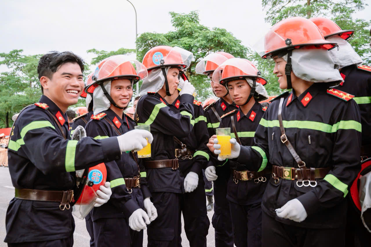 Hỗ trợ chăm sóc sức khỏe cộng đồng và chiến sĩ dịp 2-9 - Ảnh 3.