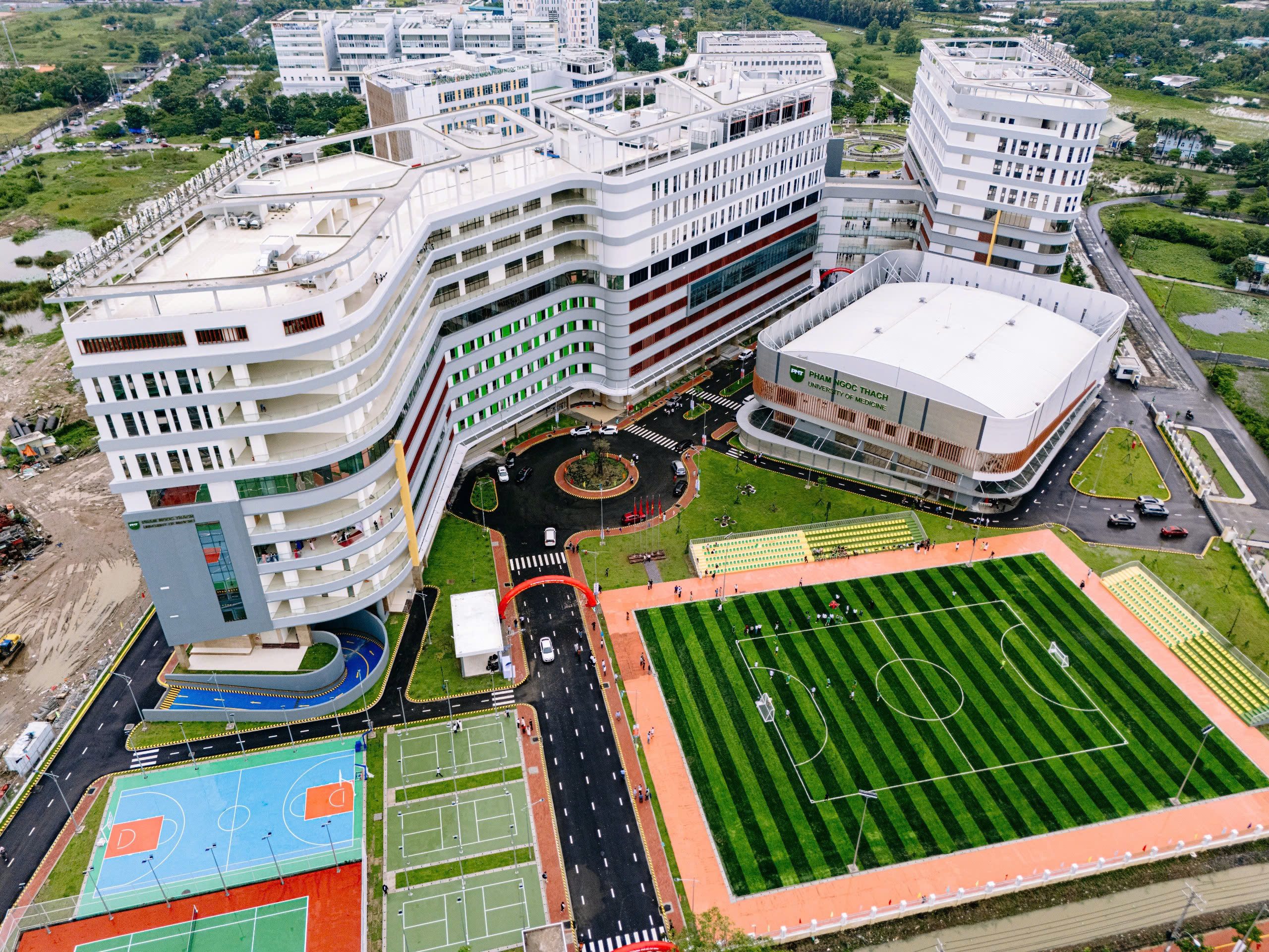 Trường đại học y dược đầu tiên trong khu 'campus y tế' chính thức đi vào hoạt động - Ảnh 5.