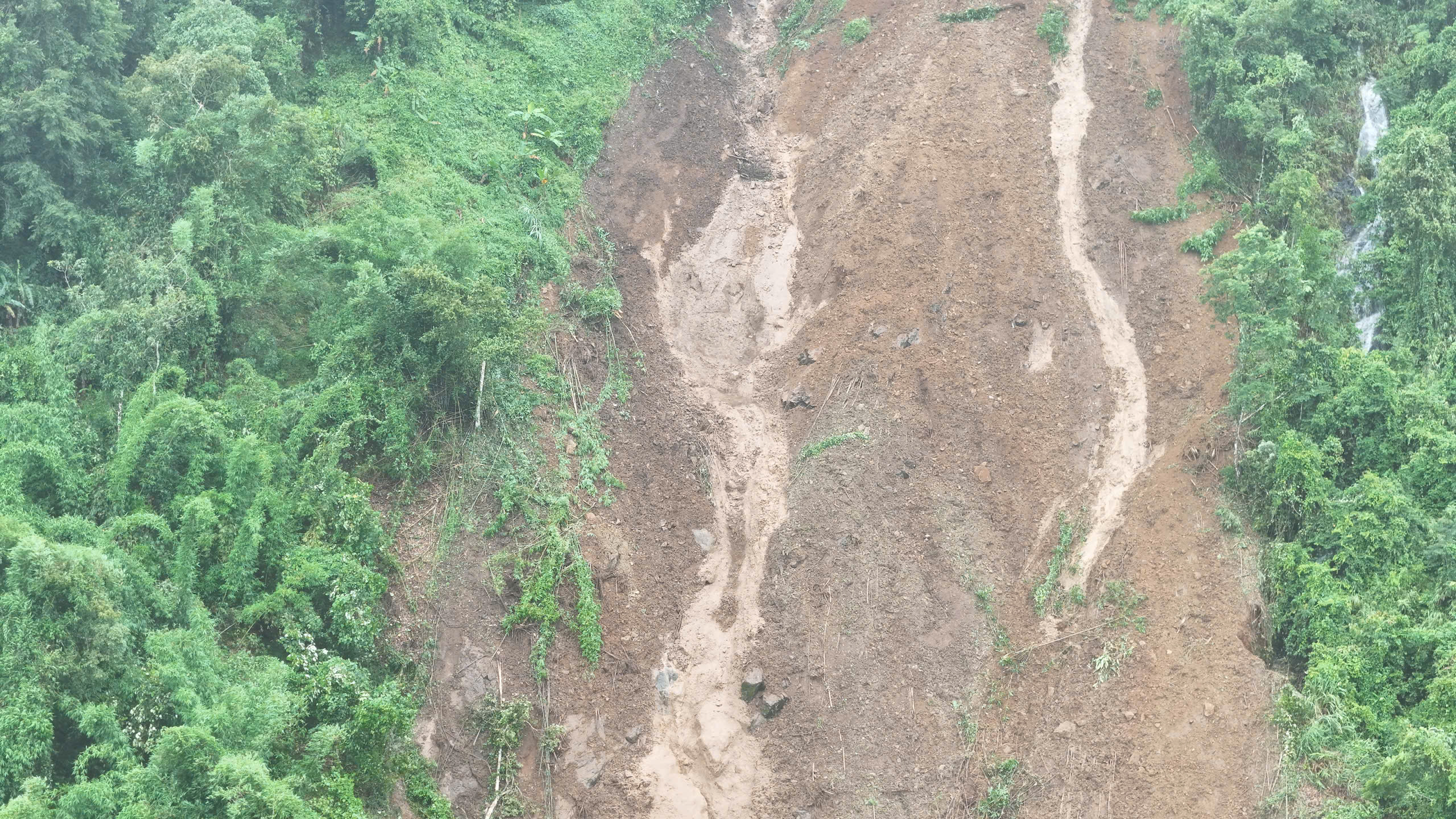 sạt lở - Ảnh 2.