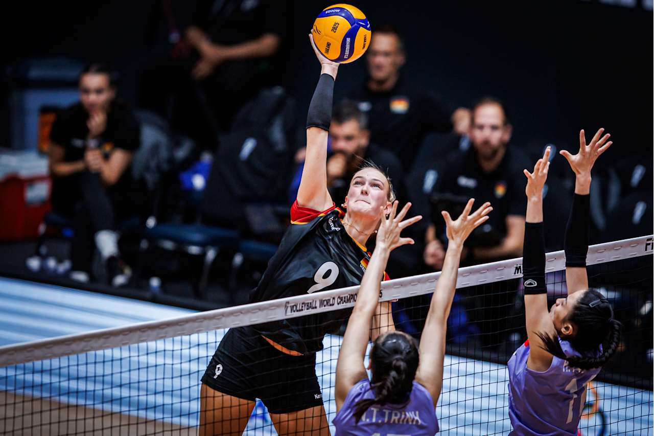 bóng chuyền nữ Việt Nam - Ảnh 1.