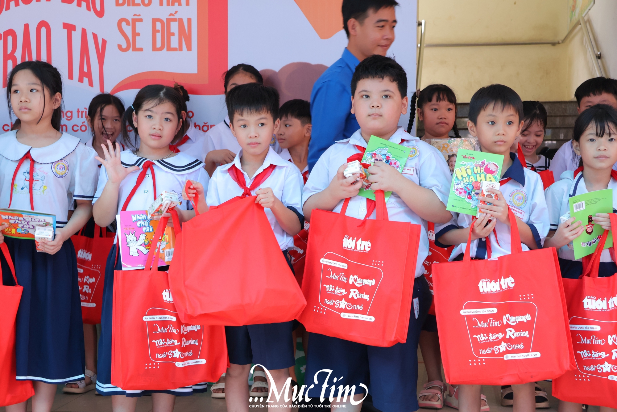 Tổng kết chương trình Sách báo trao tay - Điều hay sẽ đến: Tạm biệt mùa hè nhiều niềm vui!- Ảnh 24.