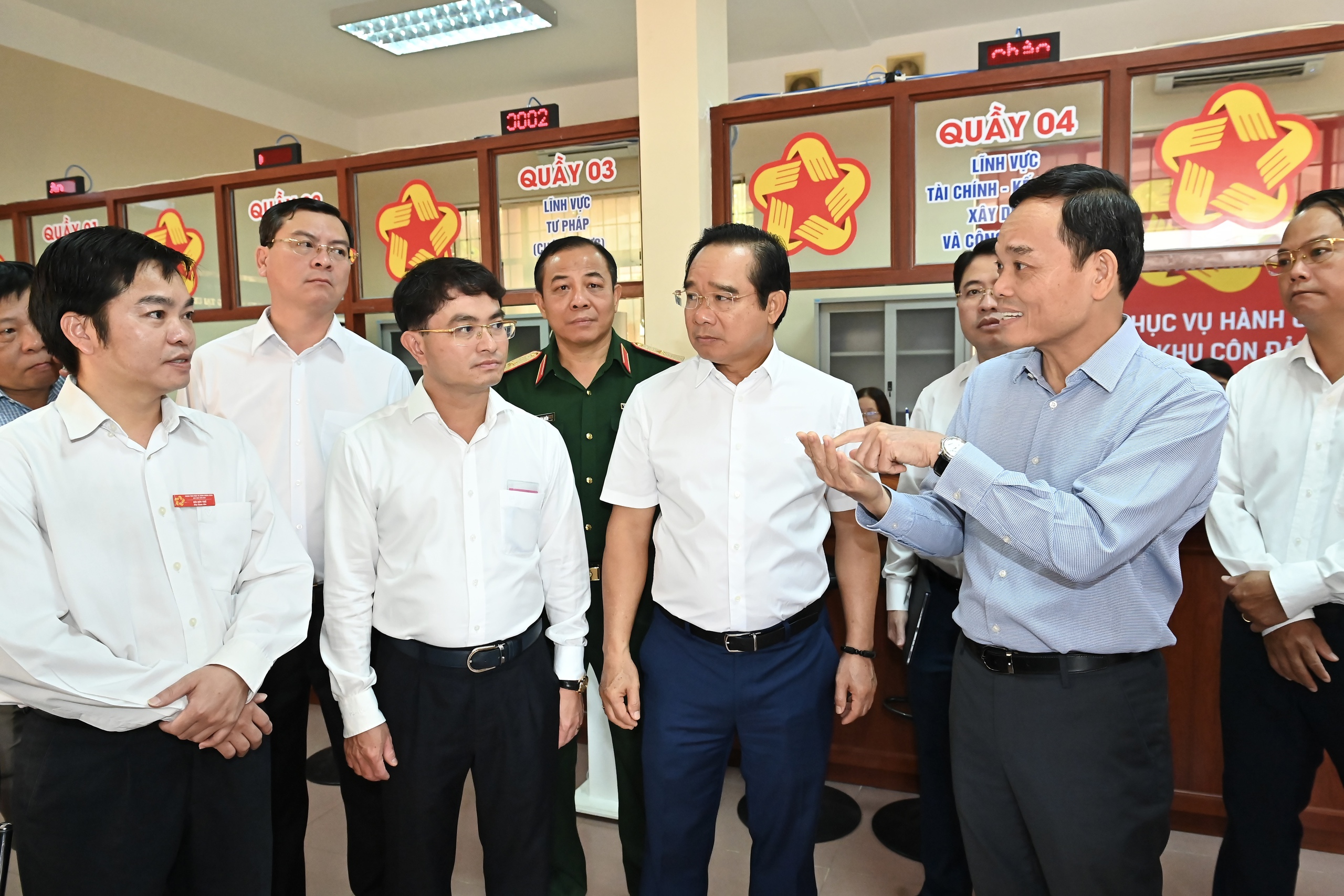 Bí thư Trần Lưu Quang: Côn Đảo cần quan tâm đến tài chính xanh, tín chỉ carbon, taxi điện - Ảnh 2.