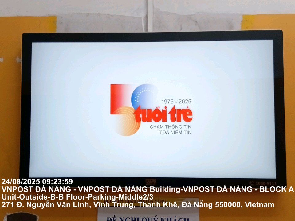O logotipo que comemora o 50º aniversário do jornal Tuoi Tre está presente em edifícios em Hanói, Cidade de Ho Chi Minh e Da Nang - Foto 9. báo Tuổi Trẻ - Ảnh 9.