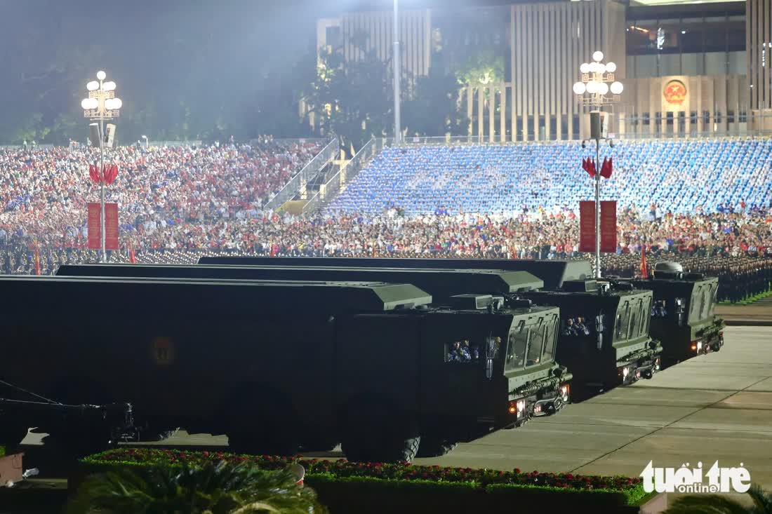 Vietnam showcases heavy military arsenal in state-level parade rehearsal- Ảnh 4. Vietnam showcases heavy military arsenal in state-level parade rehearsal- Ảnh 4.