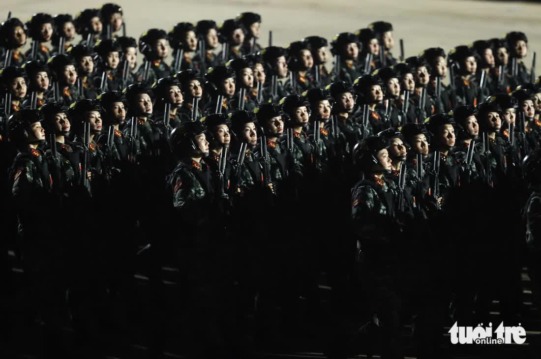 Vietnam showcases heavy military arsenal in state-level parade rehearsal- Ảnh 12. Vietnam showcases heavy military arsenal in state-level parade rehearsal- Ảnh 12.