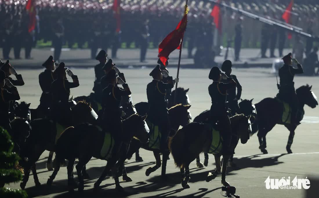 Vietnam showcases heavy military arsenal in state-level parade rehearsal- Ảnh 18. Vietnam showcases heavy military arsenal in state-level parade rehearsal- Ảnh 18.